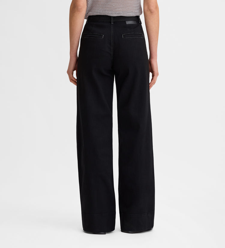Denim pants stitching