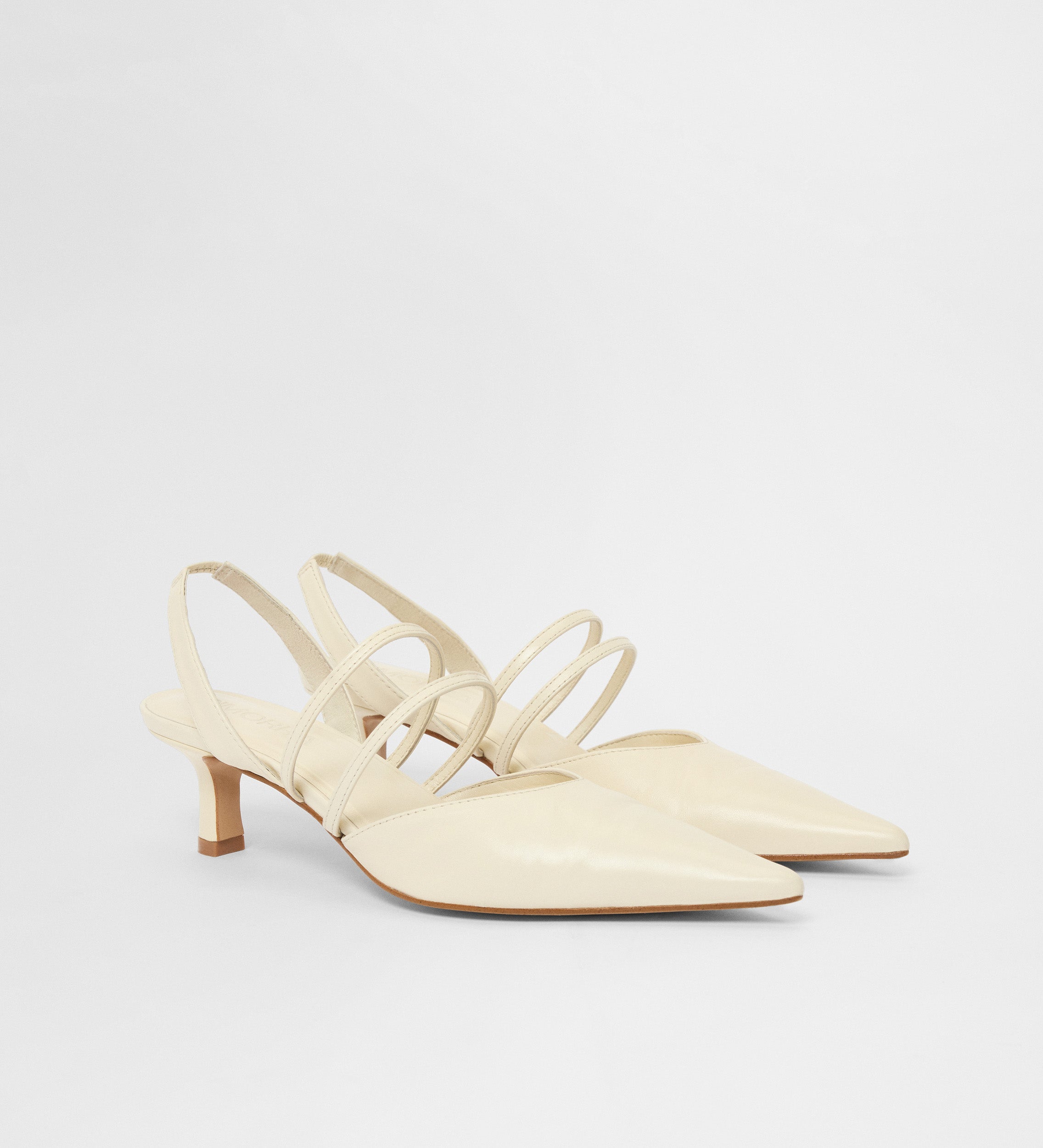 Pointed toe kitten heel