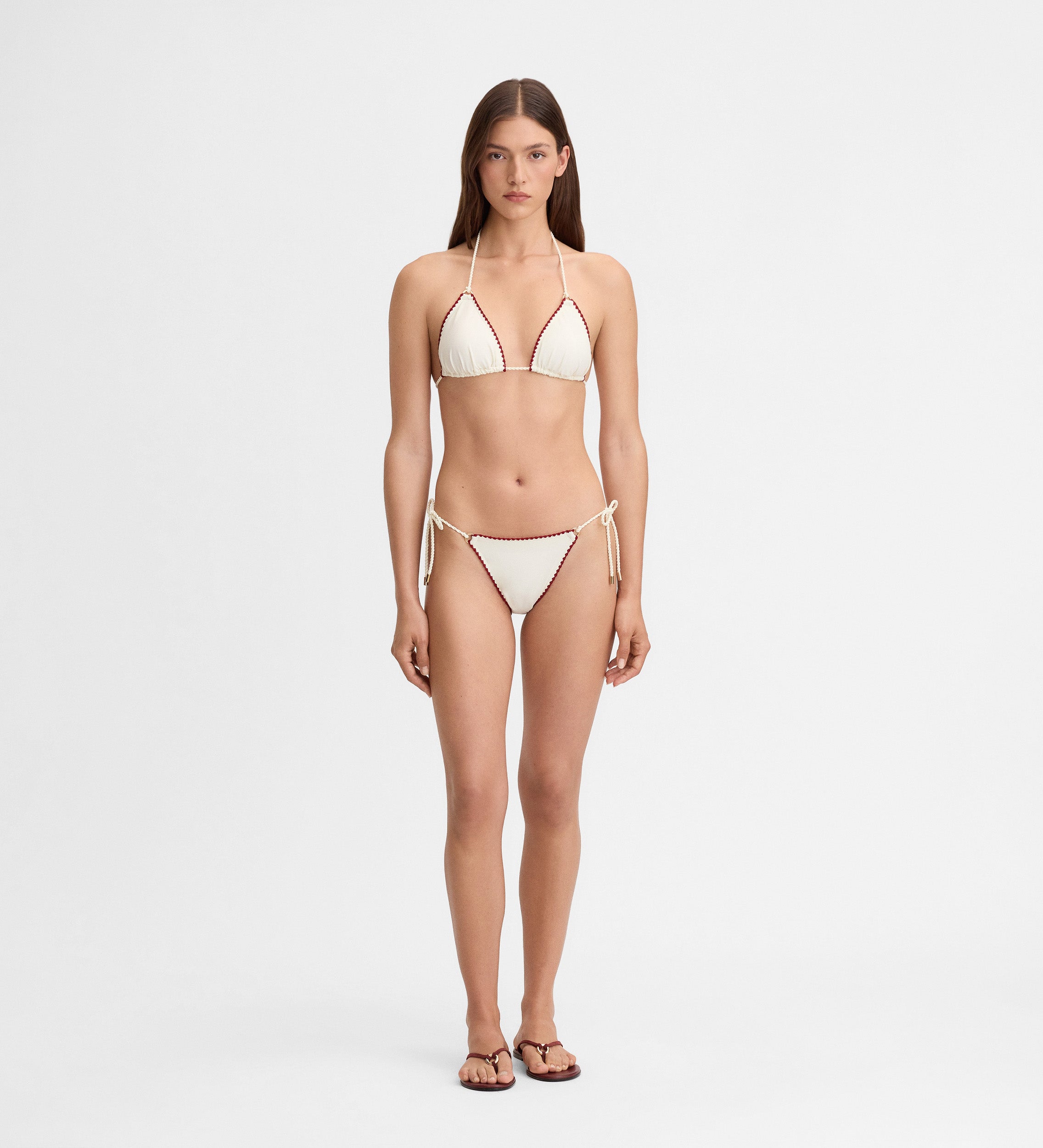 Braguita bikini pespuntes decorativos