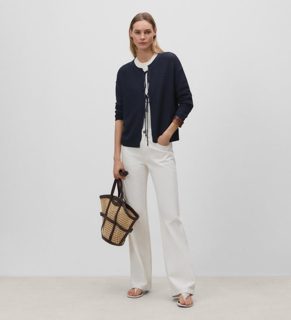 Short cardigan with bows