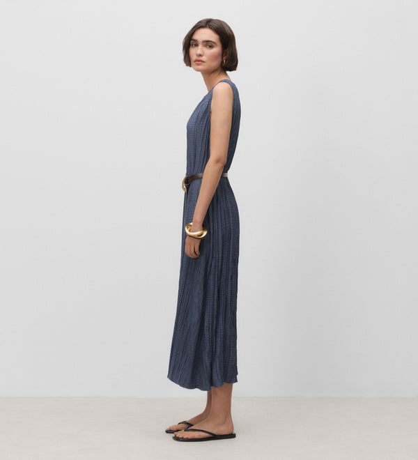 Long pleated dress