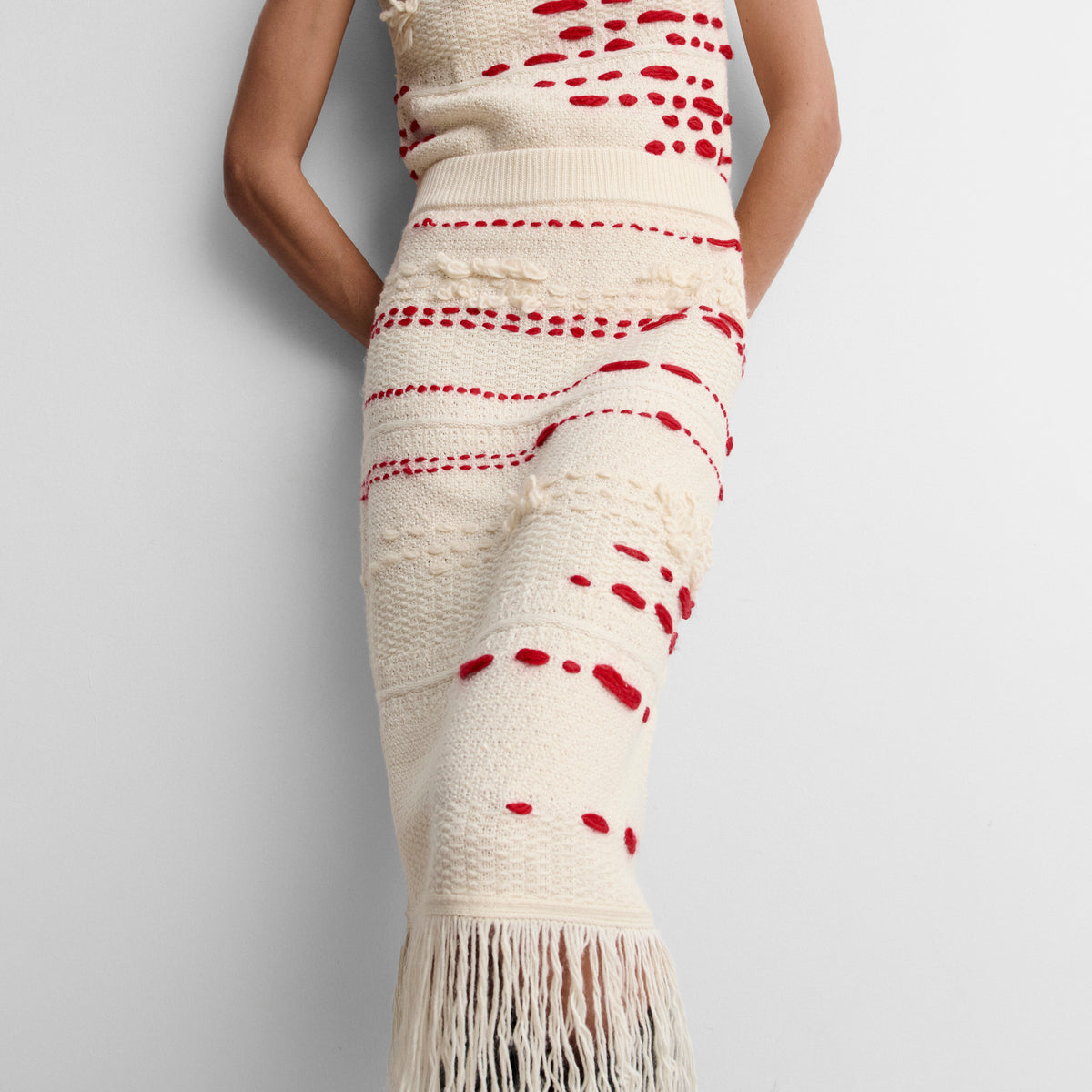 Embroidered knit skirt