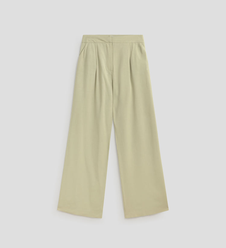 Wide pleated trousers