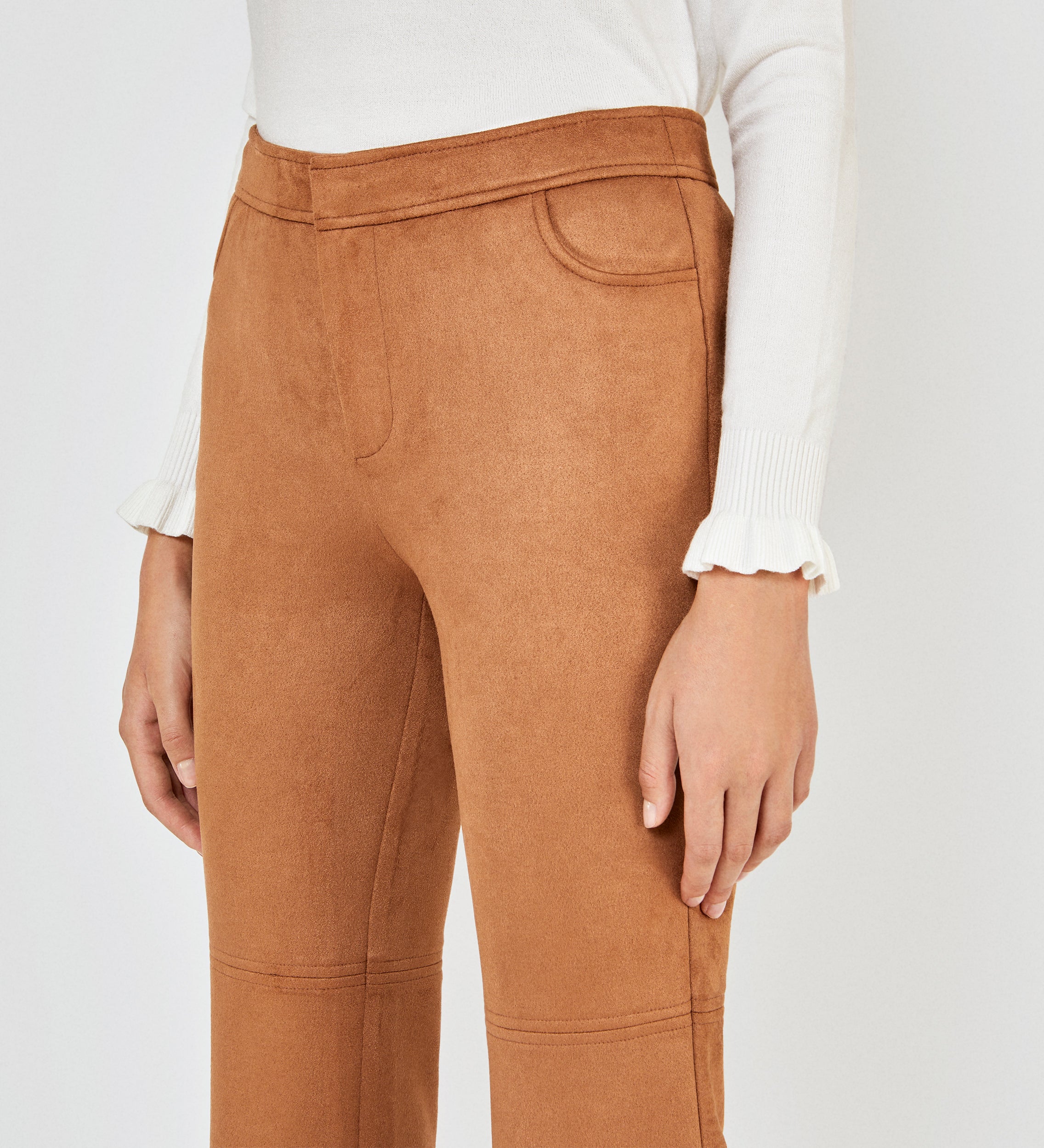 Pantalón antelina acampanado