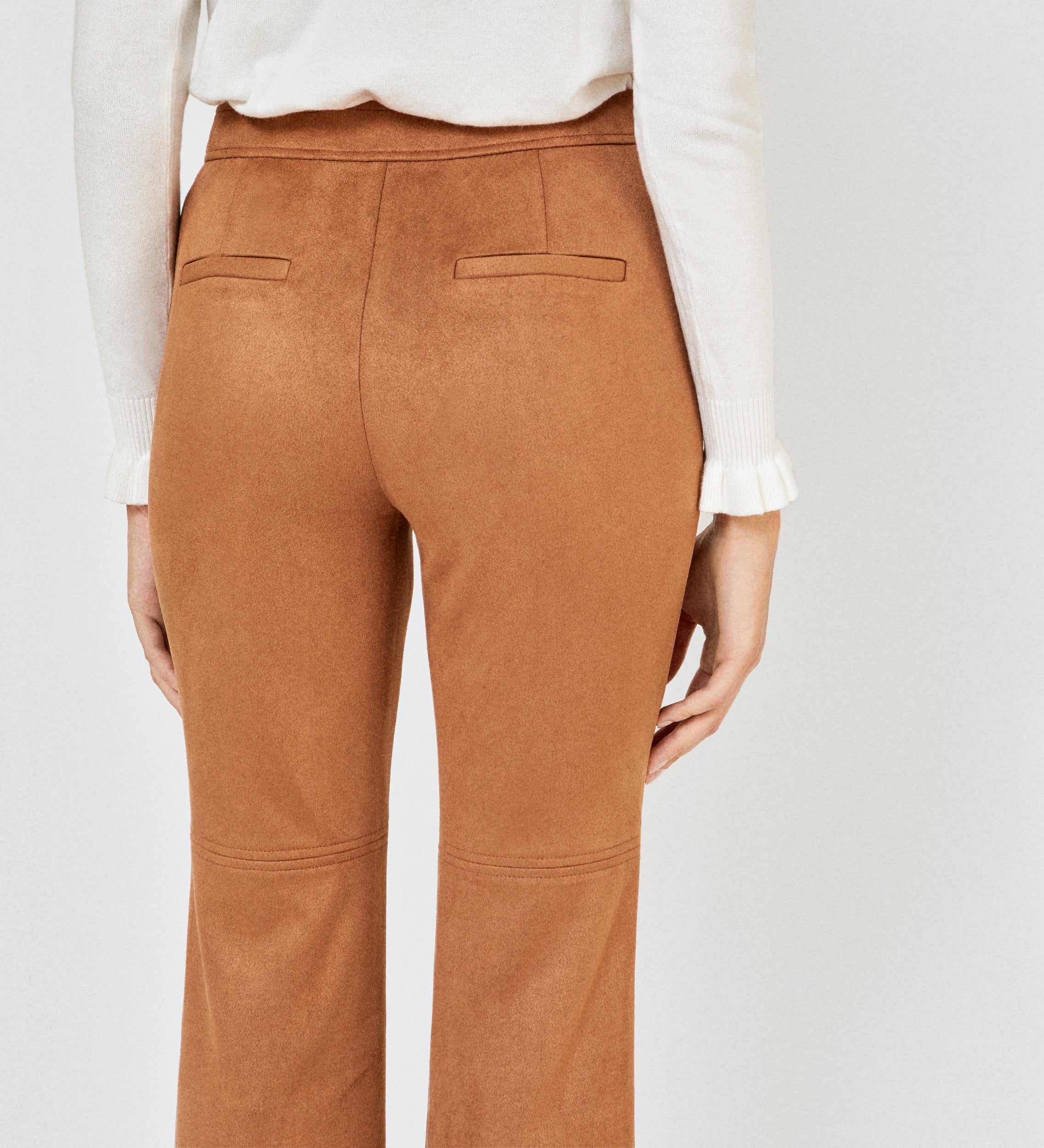 Pantalón antelina acampanado