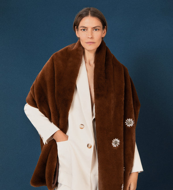 Eco-fur stole with brooches