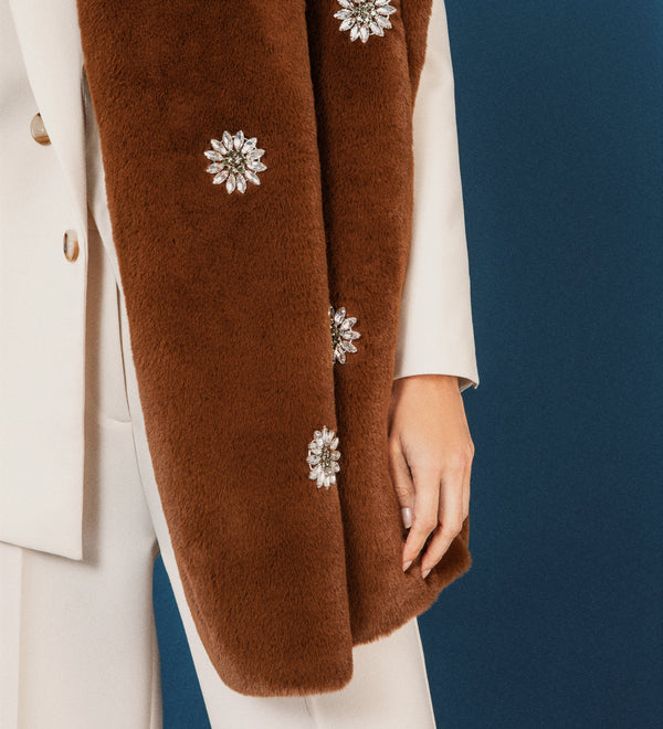 Eco-fur stole with brooches