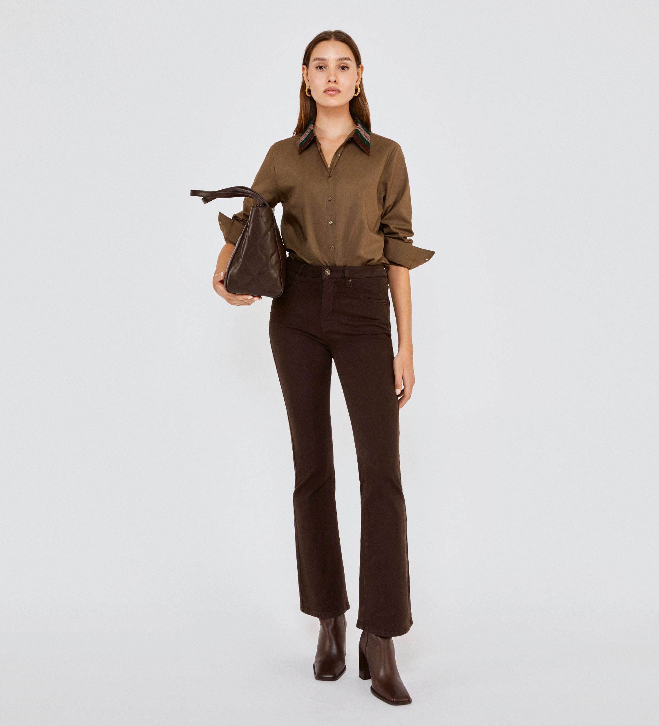 Blusa cuello bordado