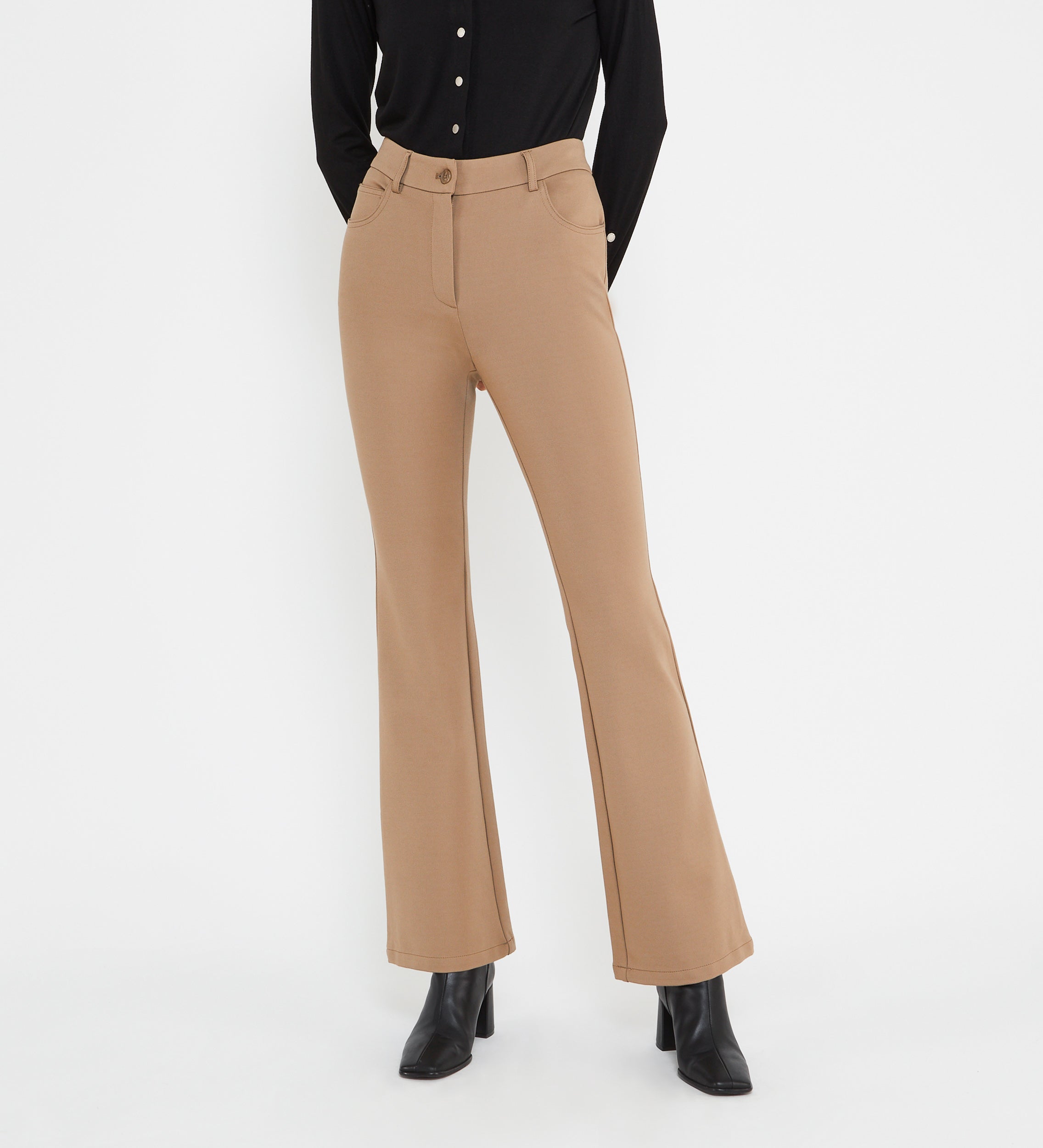 Flared elastic trousers