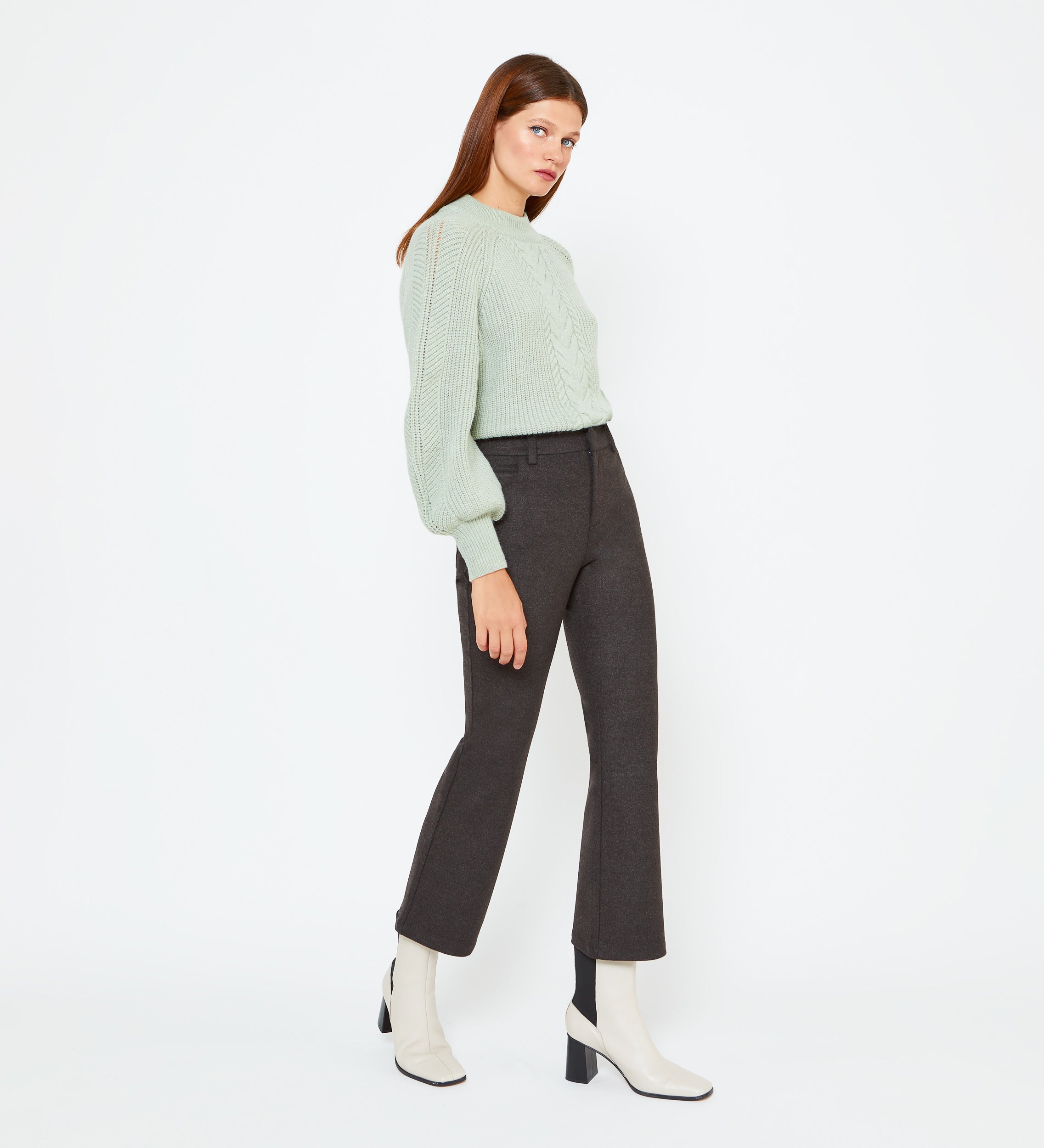 Flared elastic trousers