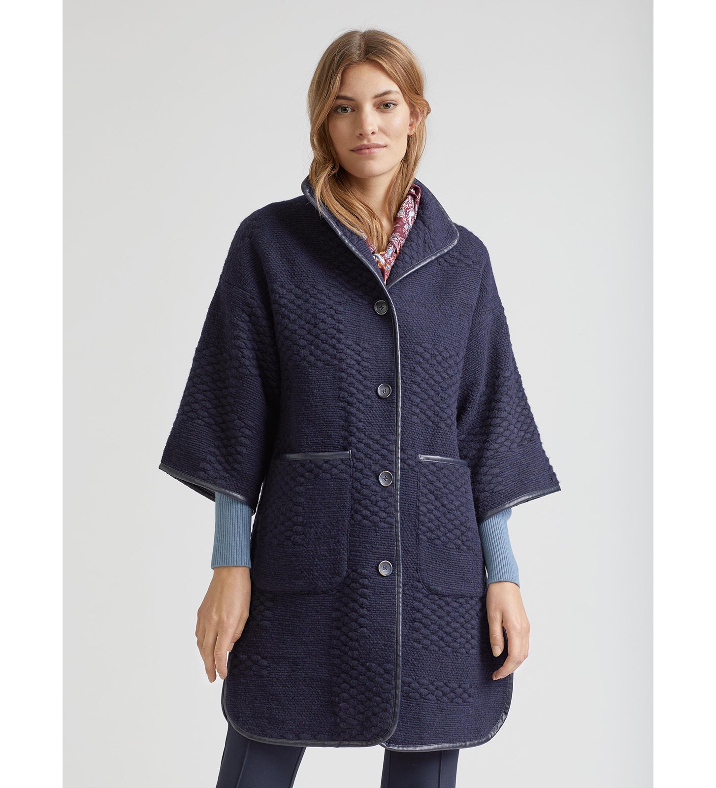 Wide cut wool cloth coat with wool