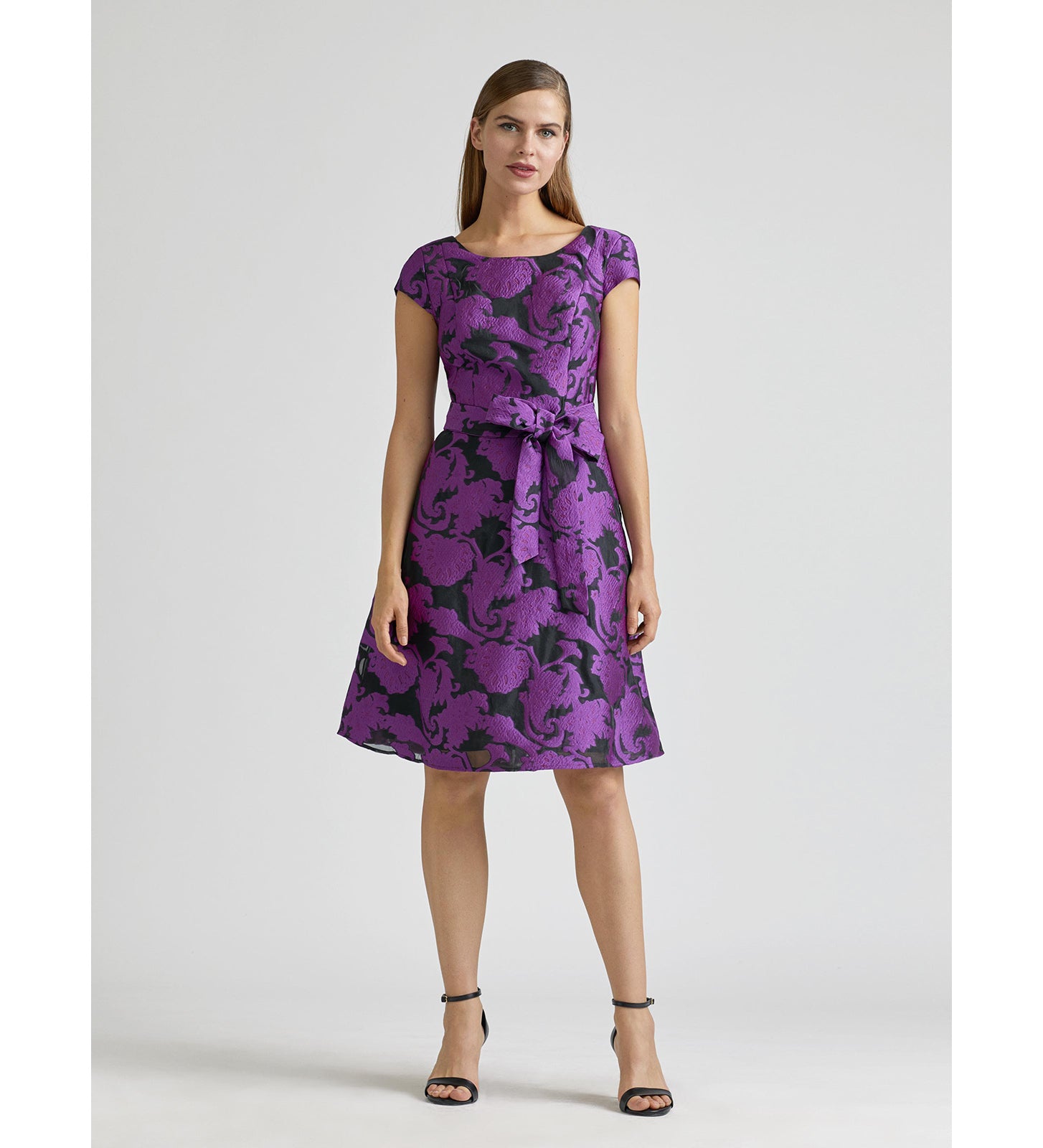 Vestido jacquard corto en rodillas