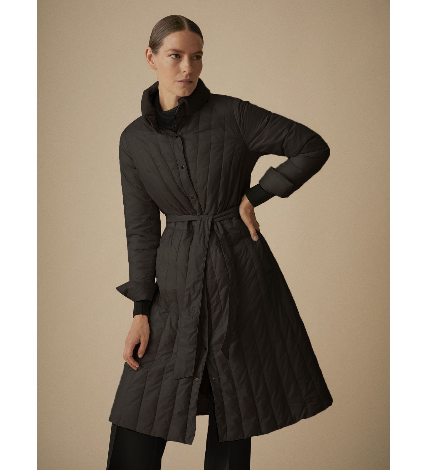 Long fitted down jacket