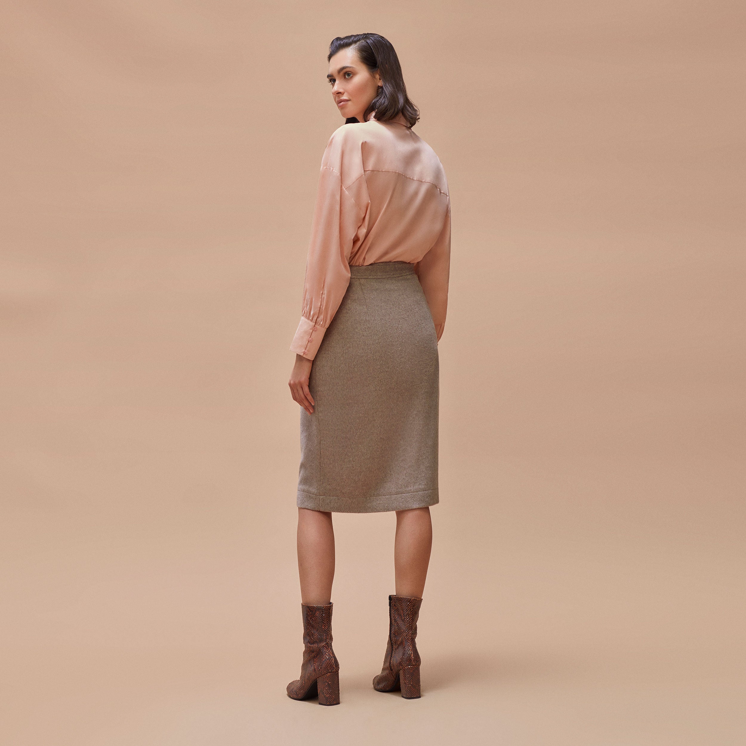 Midi wool skirt