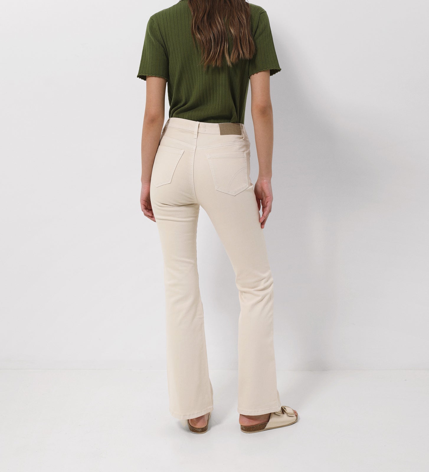 Pantalón vaquero acampanado