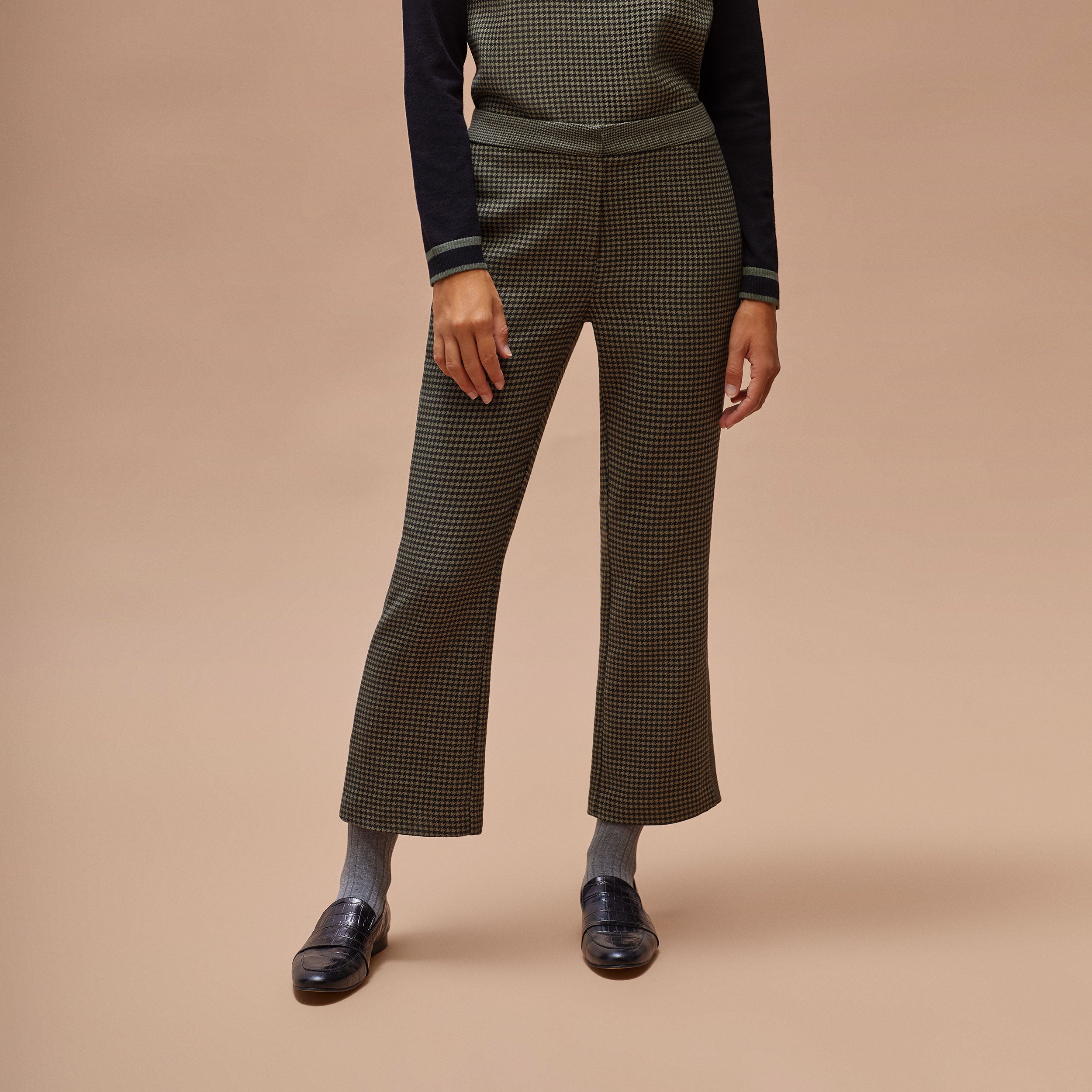 Flared crop pants