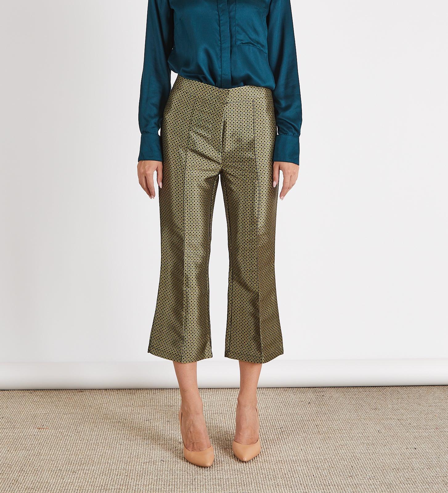 Pantalón crop acampanado