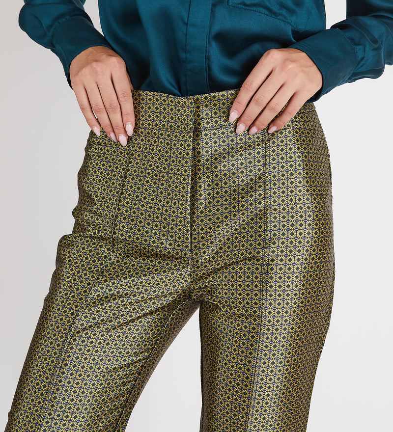 Pantalón crop acampanado