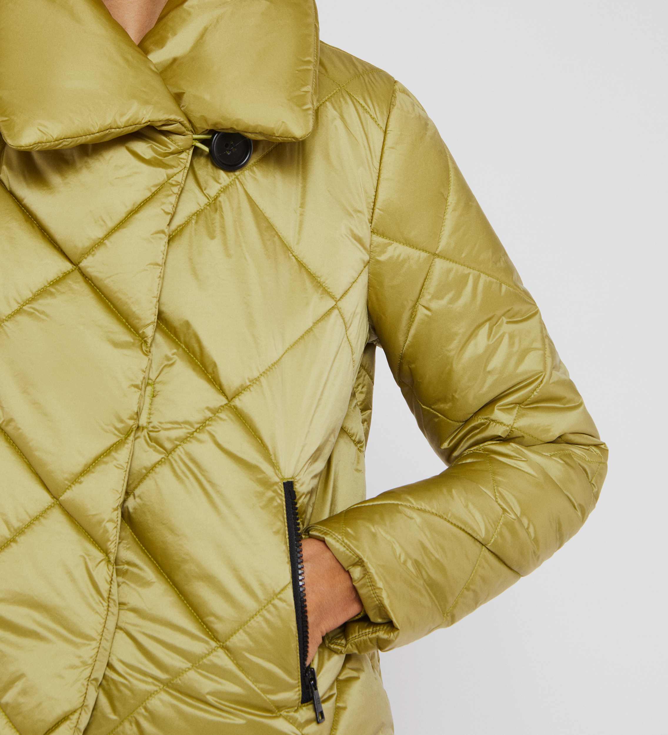 Parka corta acolchada