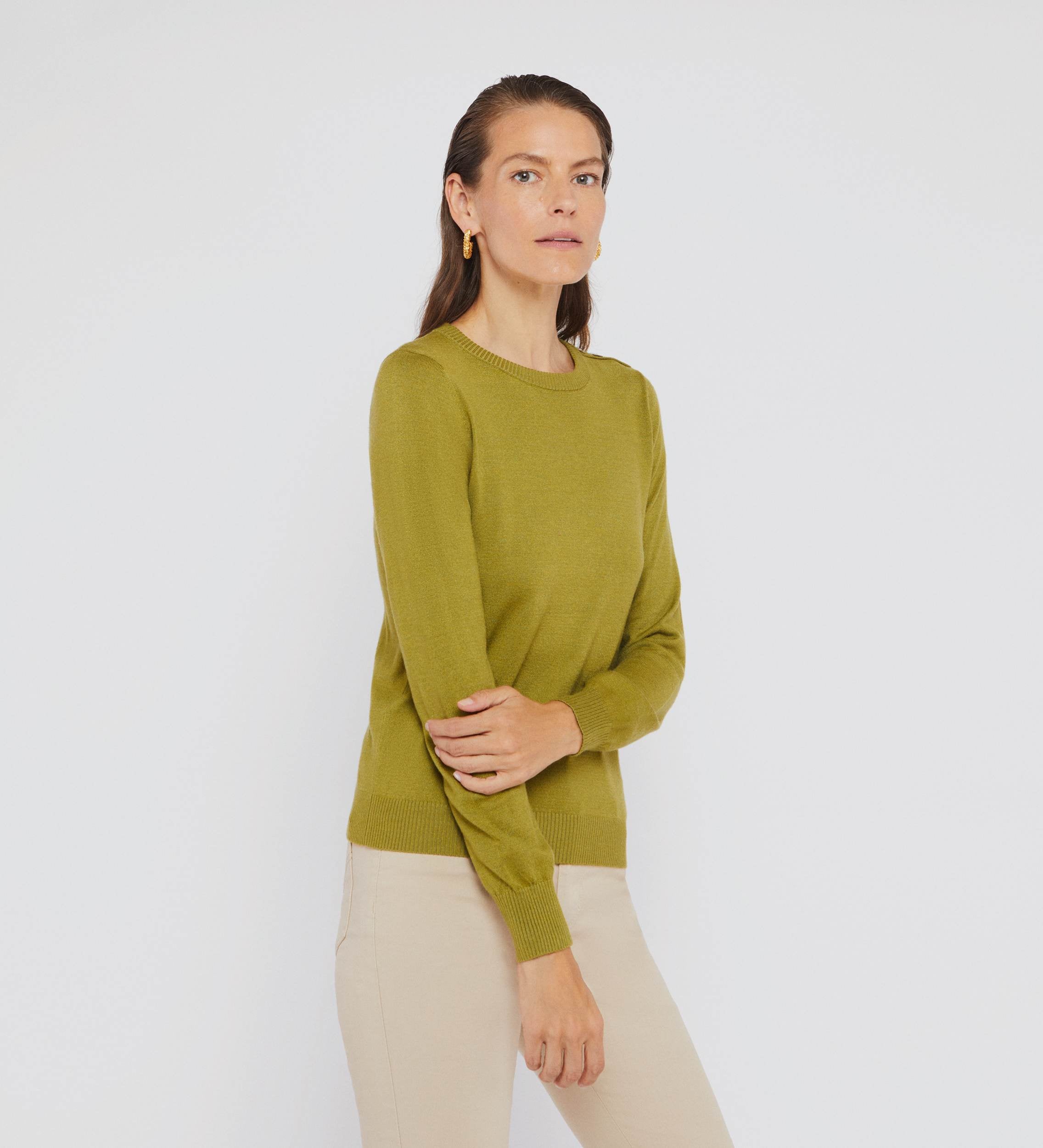 Button shoulder jumper