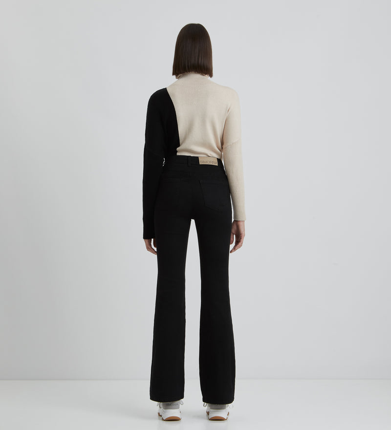 Pantalón vaquero acampanado
