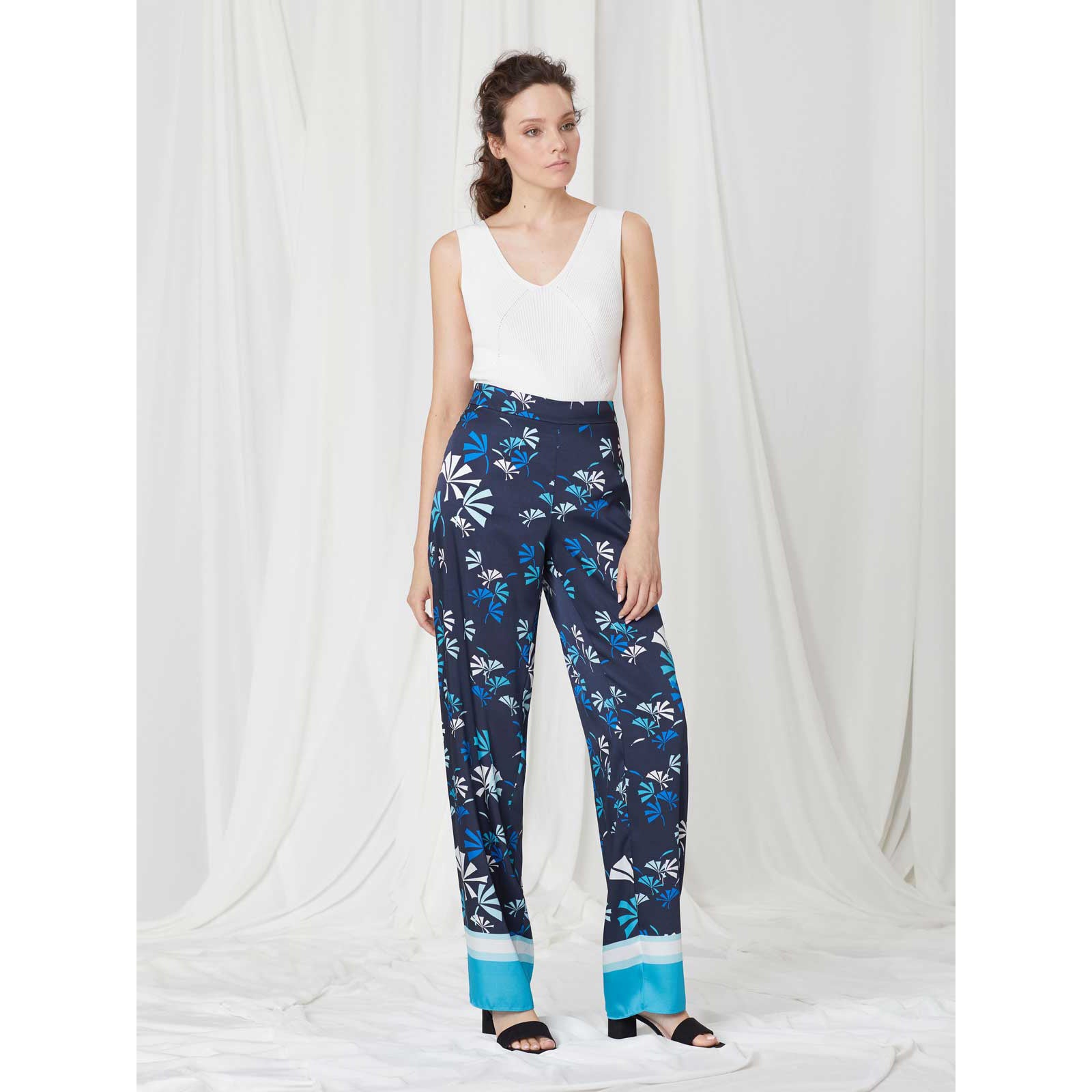 Pantalón fluido estampado japonés.