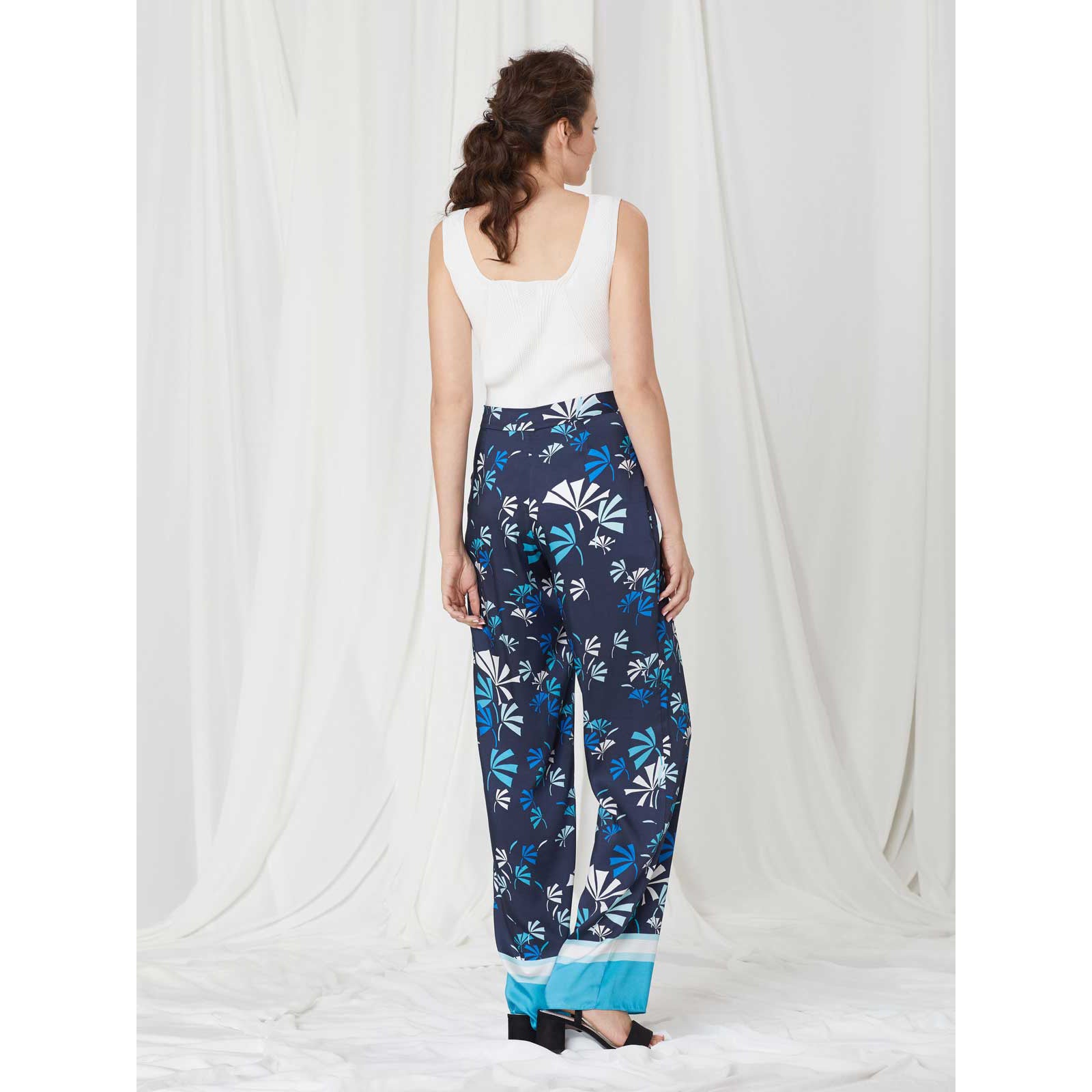 Pantalón fluido estampado japonés.