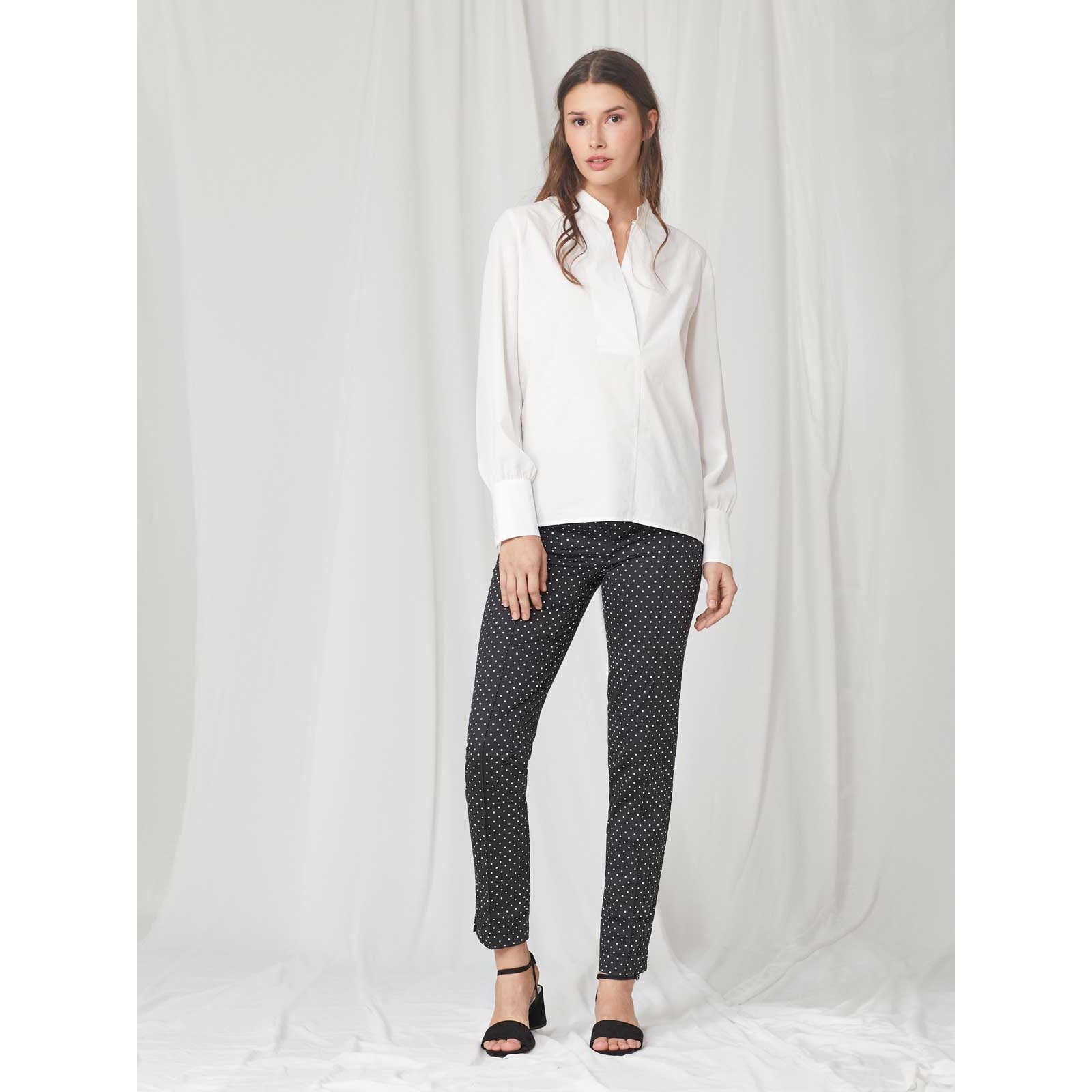 Pantalón tiro medio slim fit