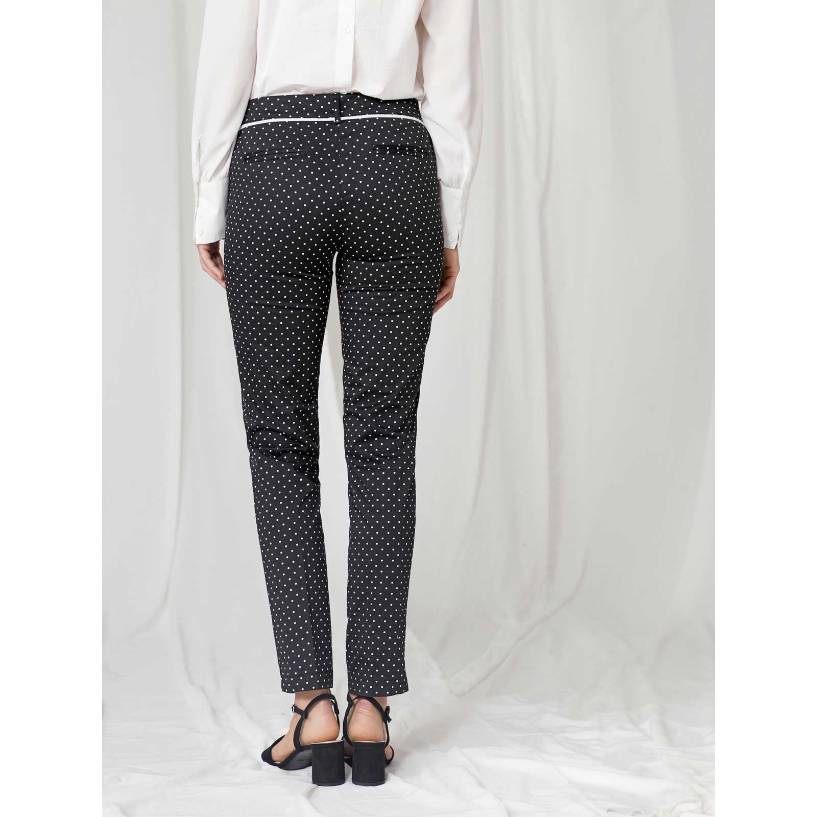 Pantalón tiro medio slim fit
