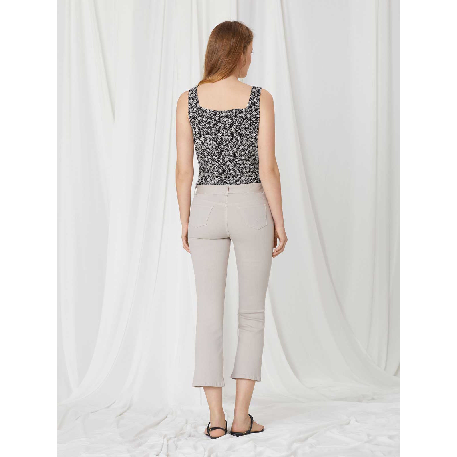 Pantalón cropped flare