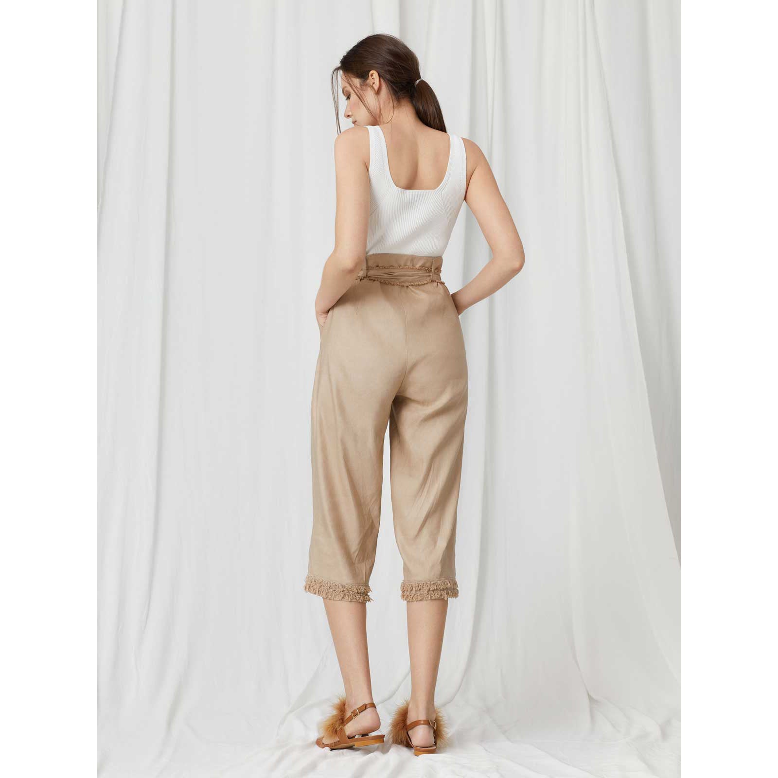 Pantalón cropped desflecado