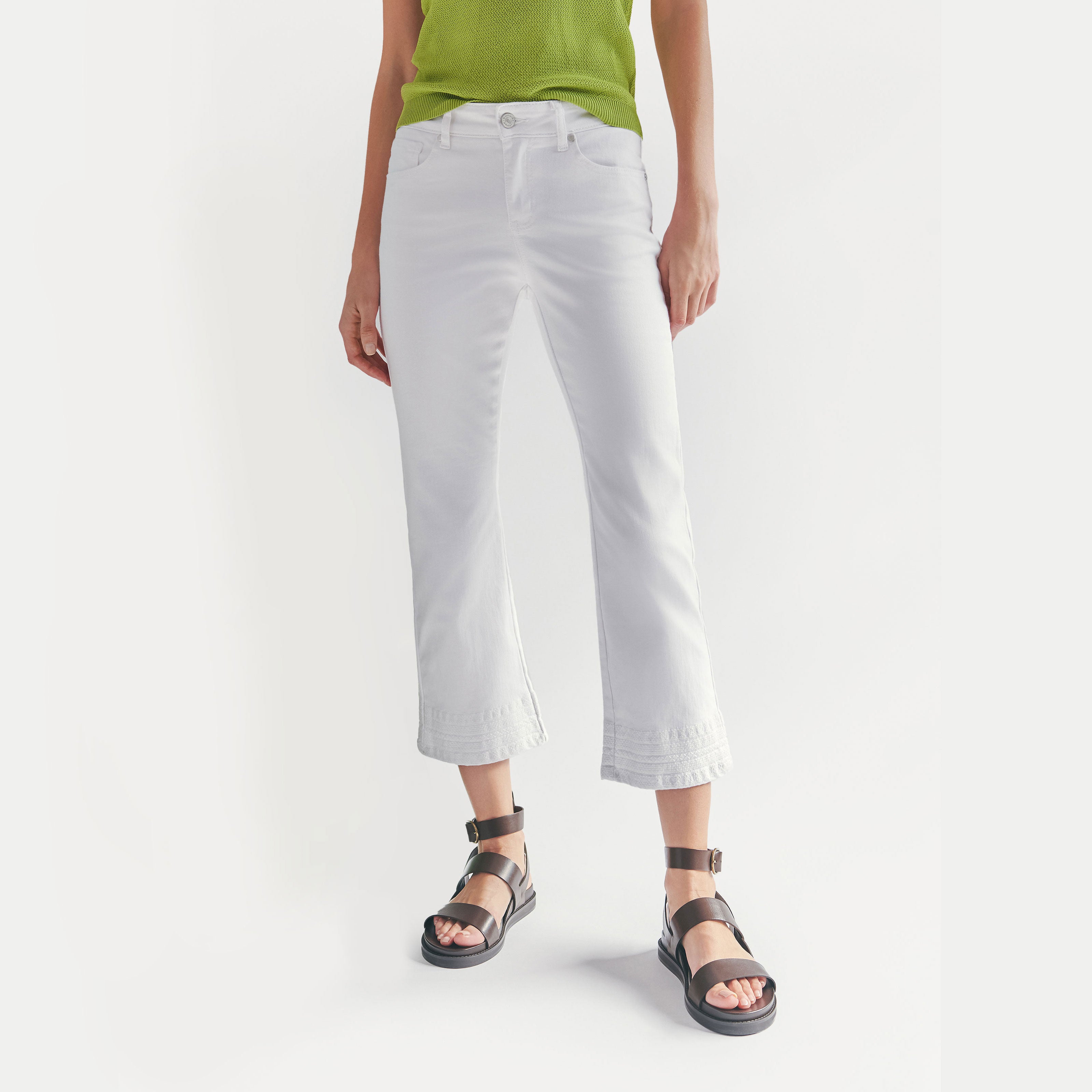 Pantalón con detalle bordado
