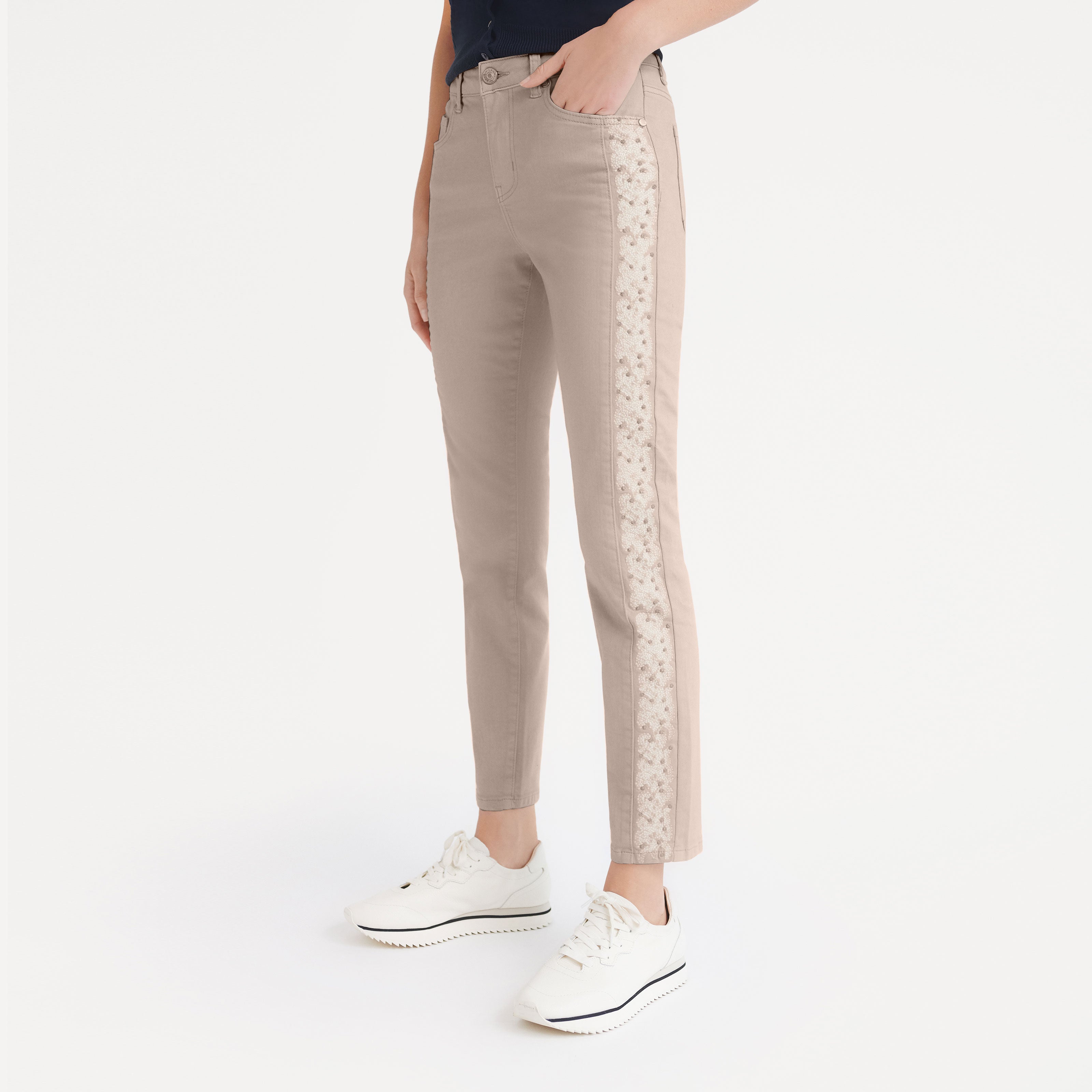 Pantalón slim bordado