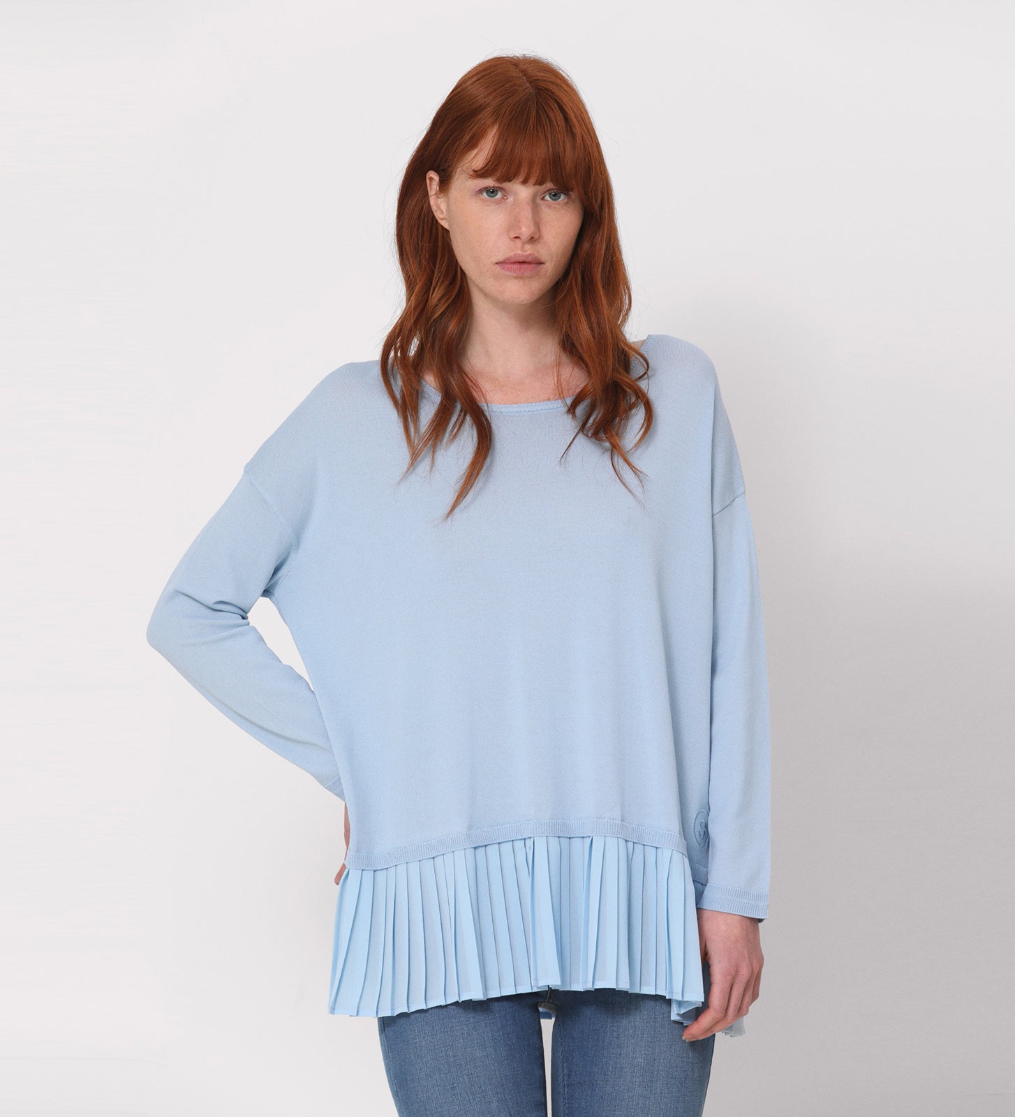 Low pleated sweater