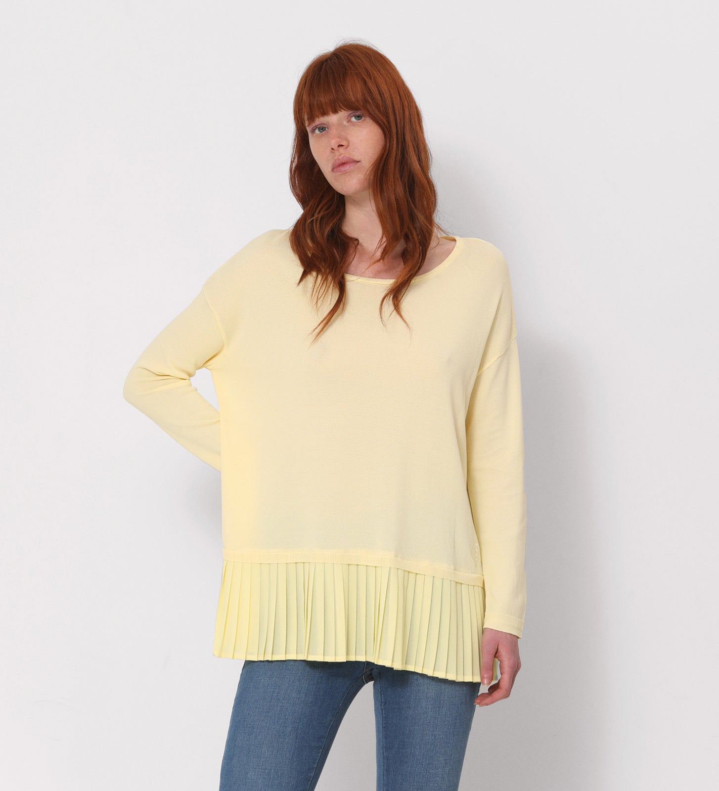 Low pleated sweater