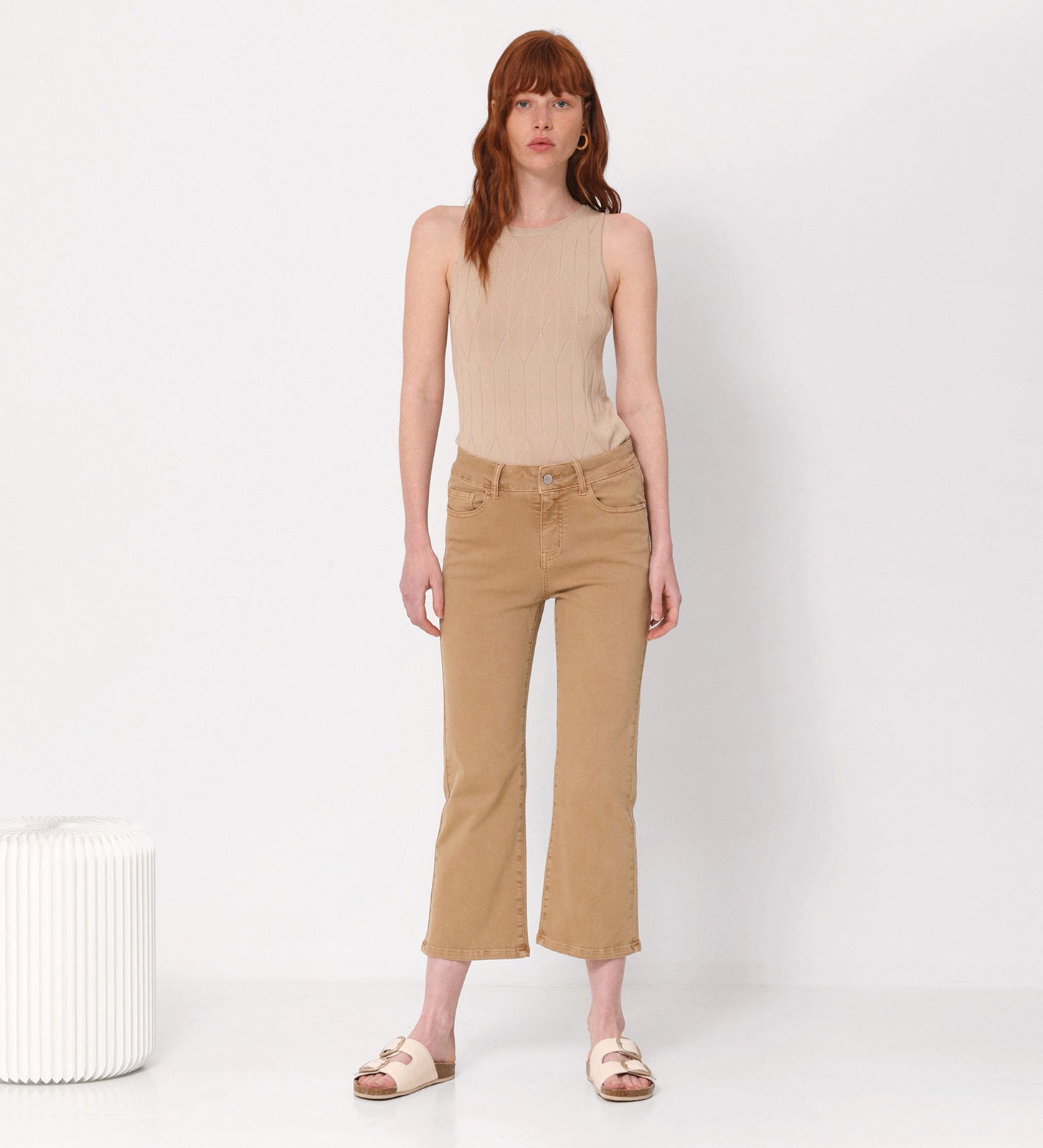 Pantalón crop acampanado