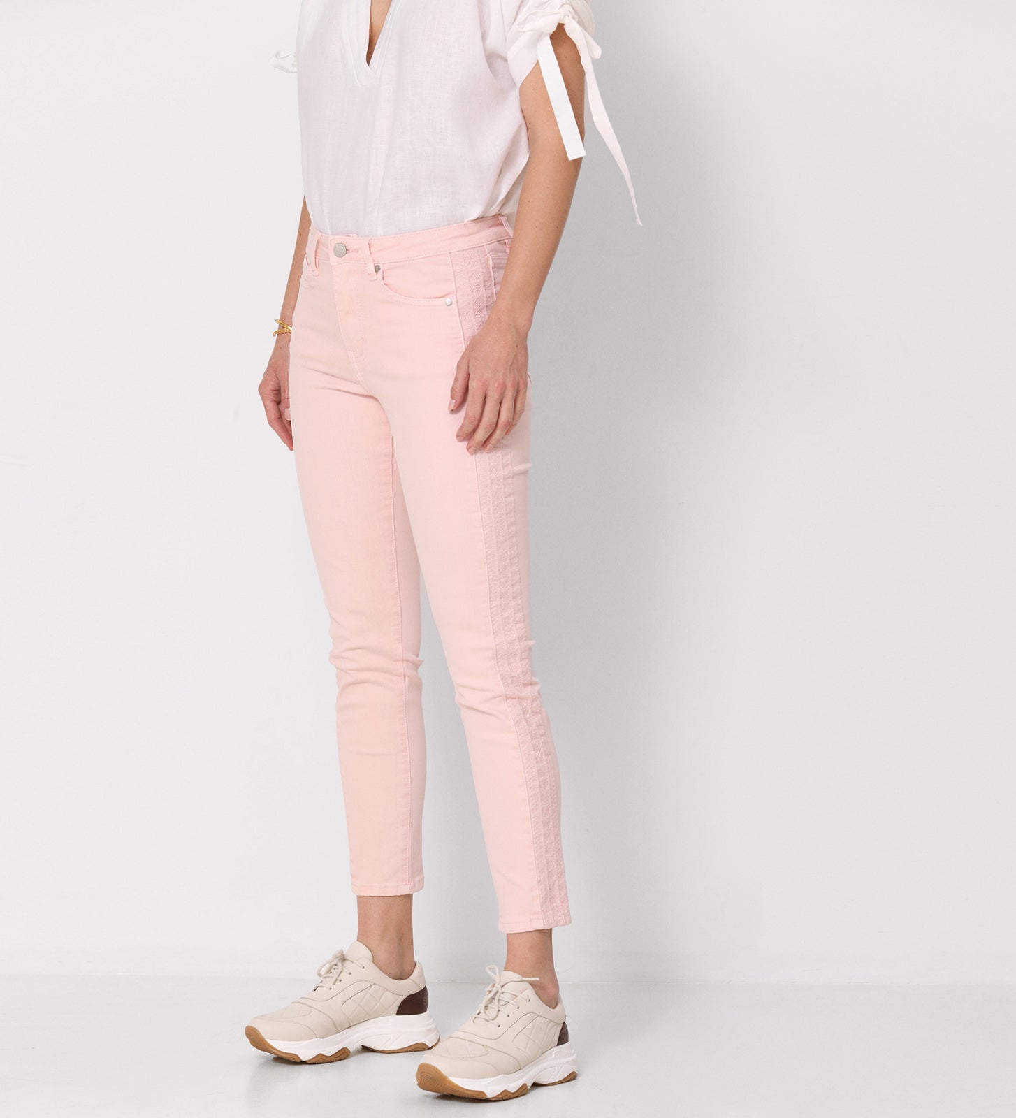Pantalón largo bordado