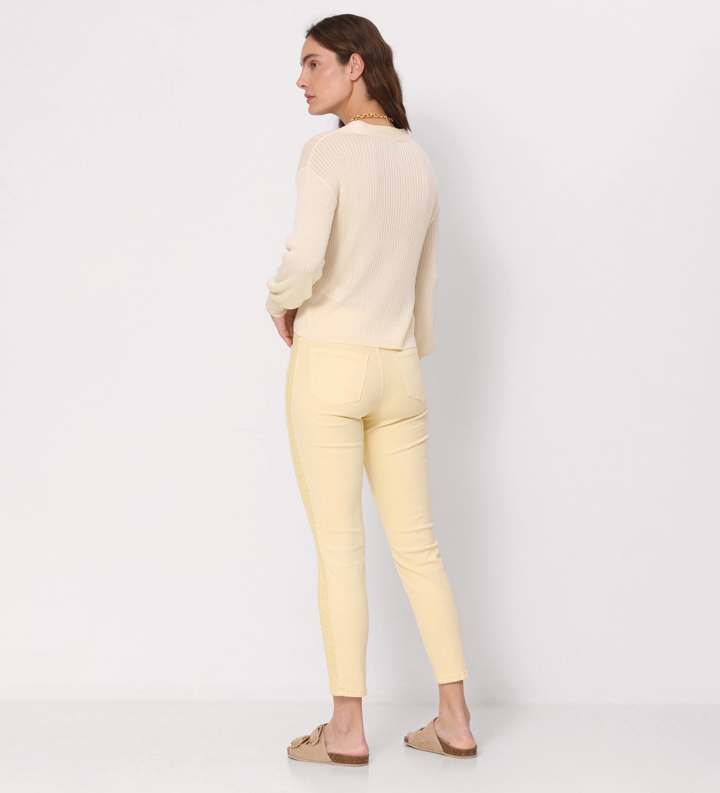 Pantalón largo bordado