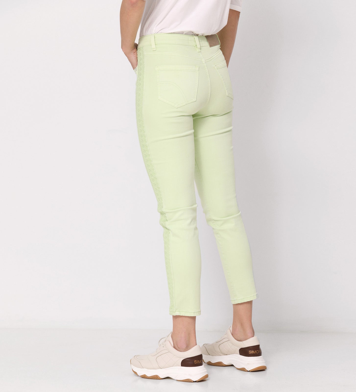 Pantalón largo bordado