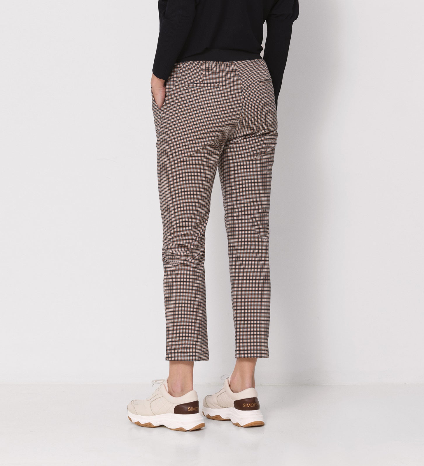 Pantalón recto goma