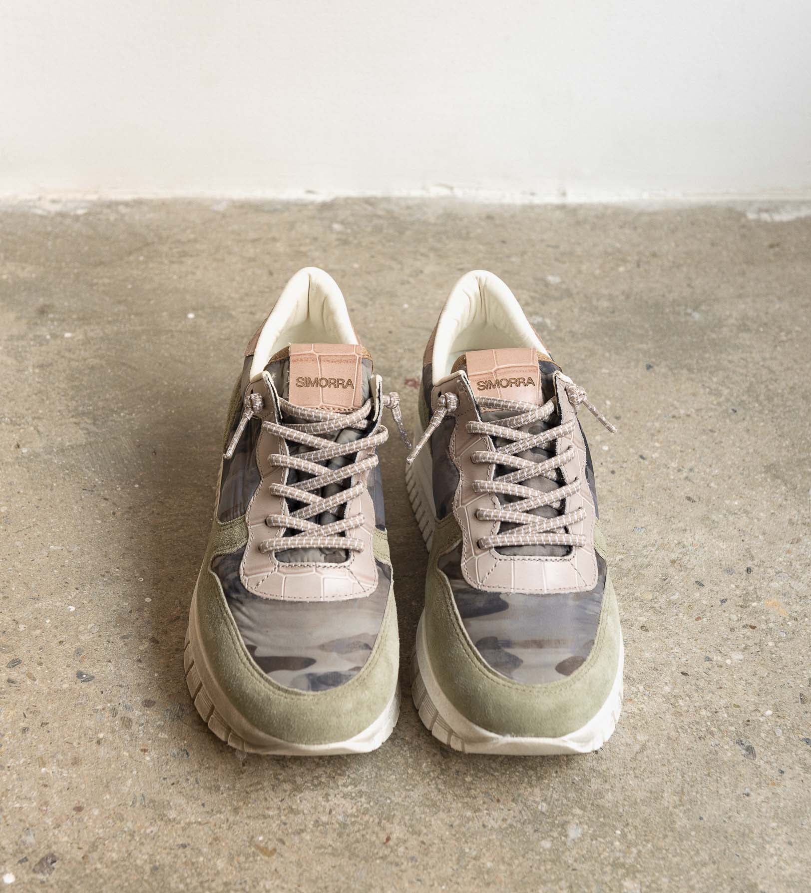 leather sneaker