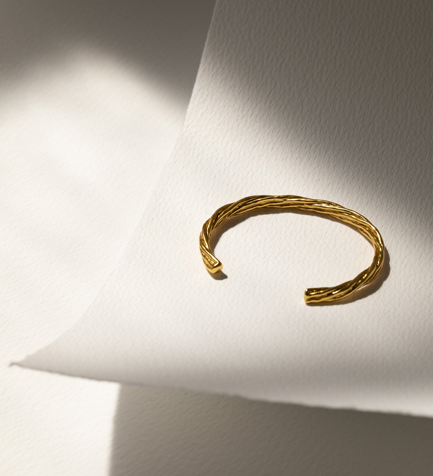 Ethnic rigid bracelet