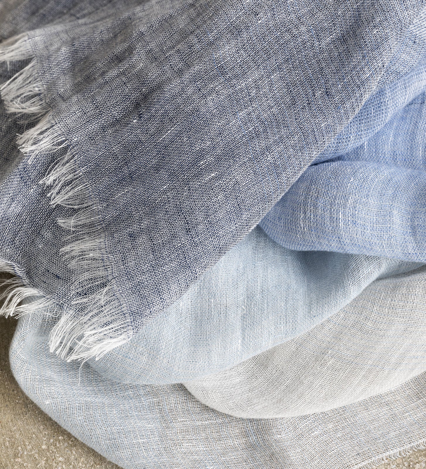 Gradient linen foulard