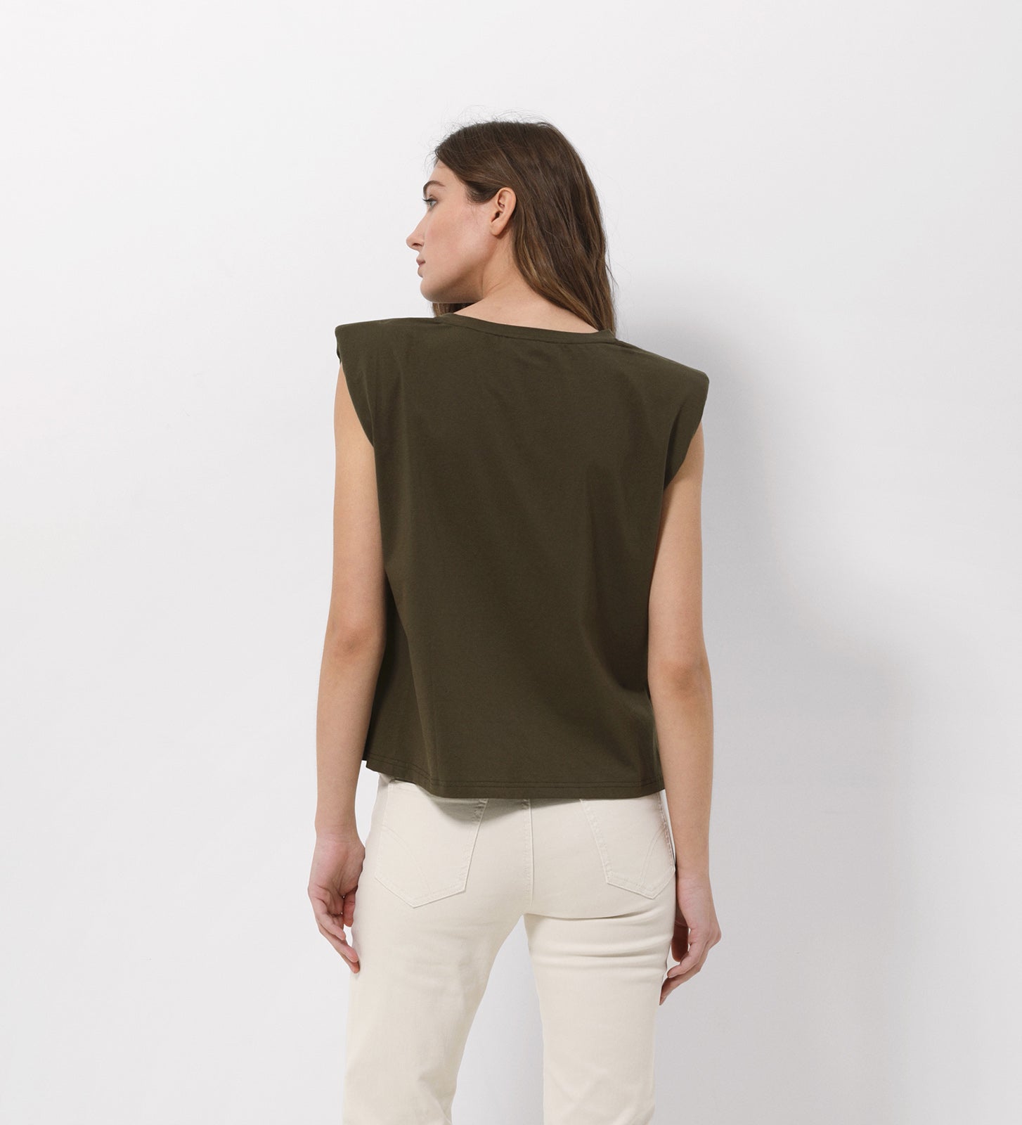 T-shirt shoulder pad