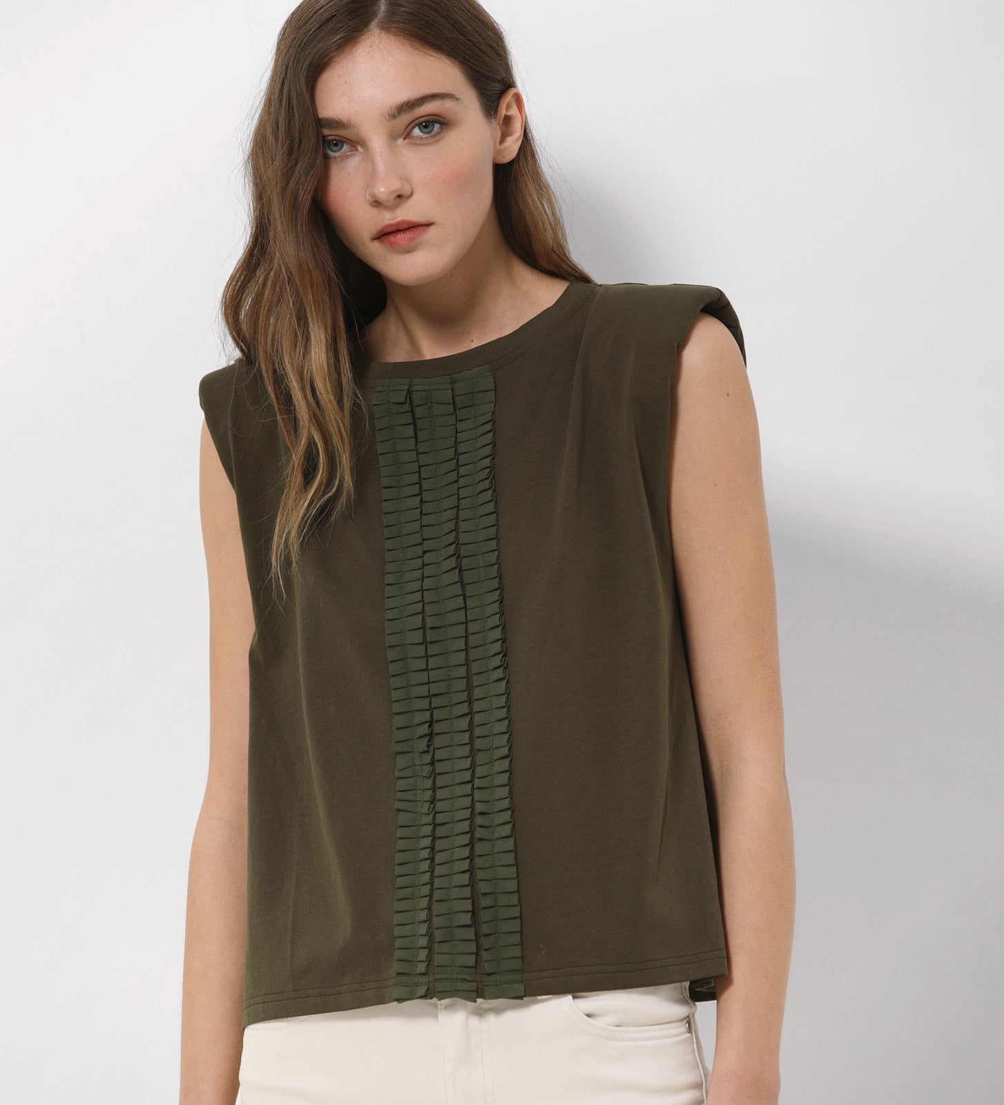 T-shirt shoulder pad