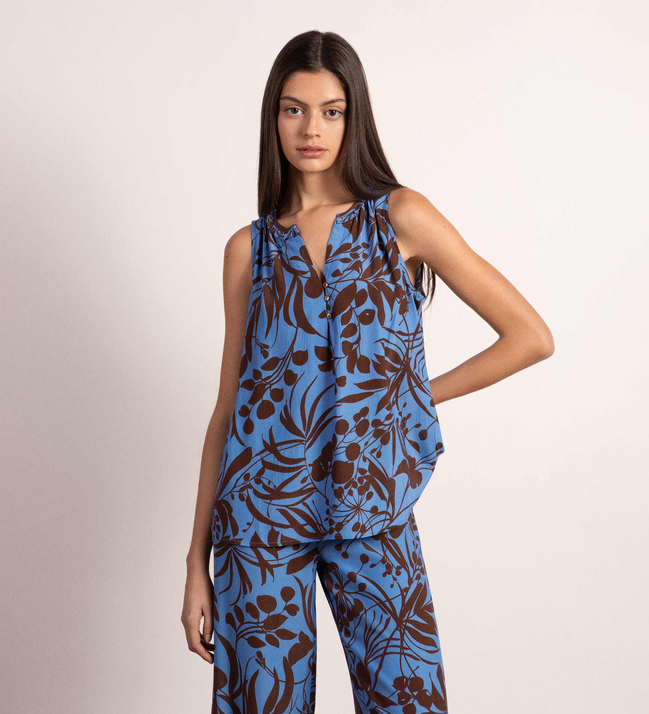 Top sisado estampado
