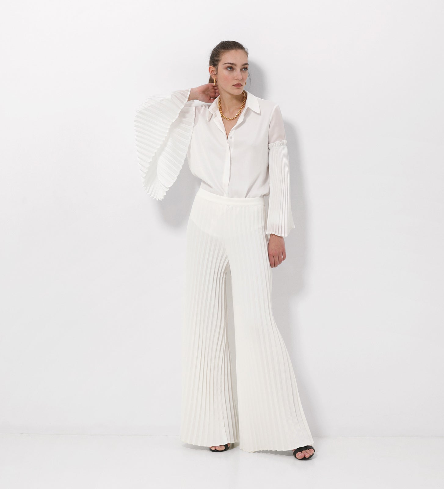 pleated sleeves
