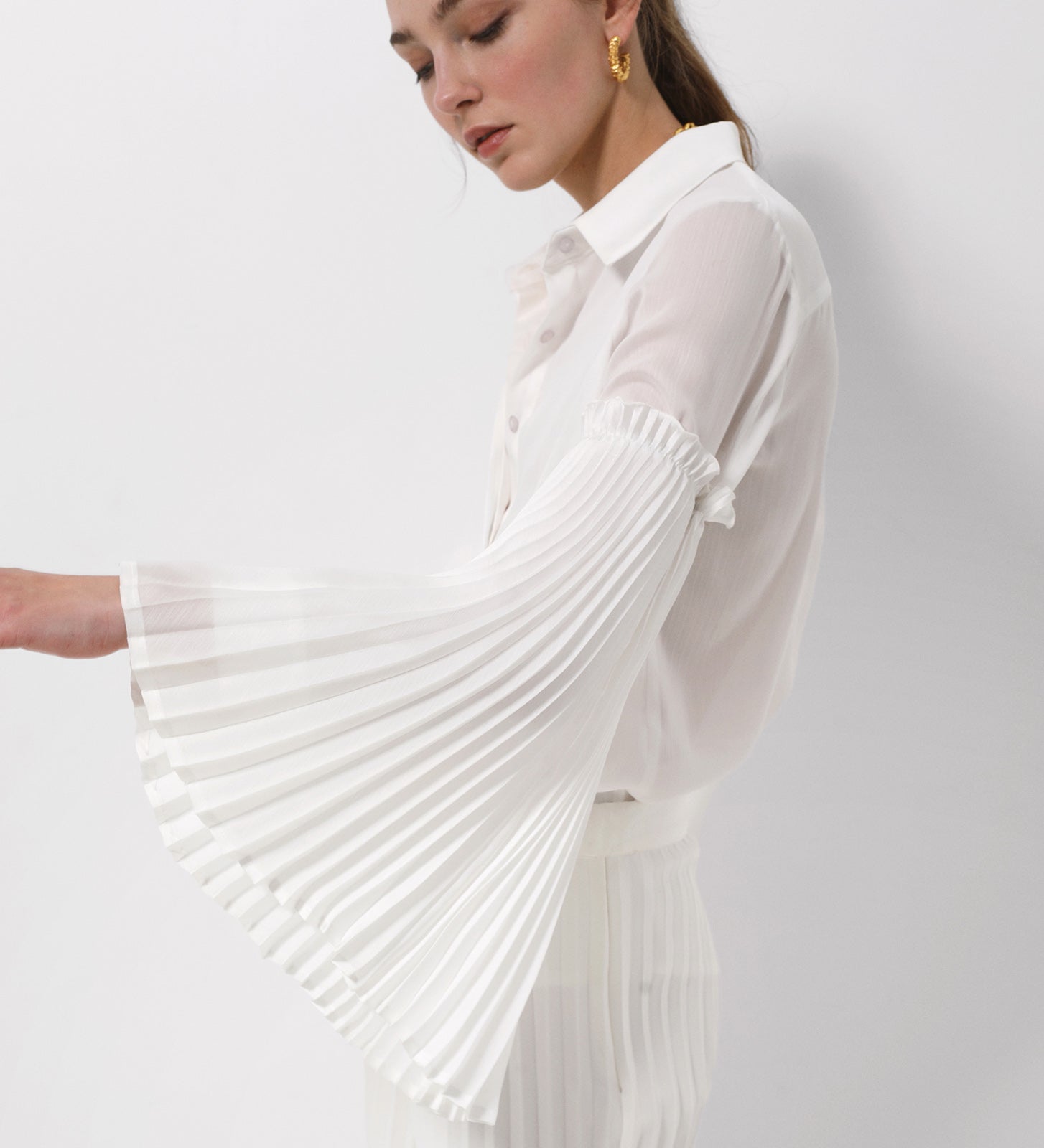 pleated sleeves
