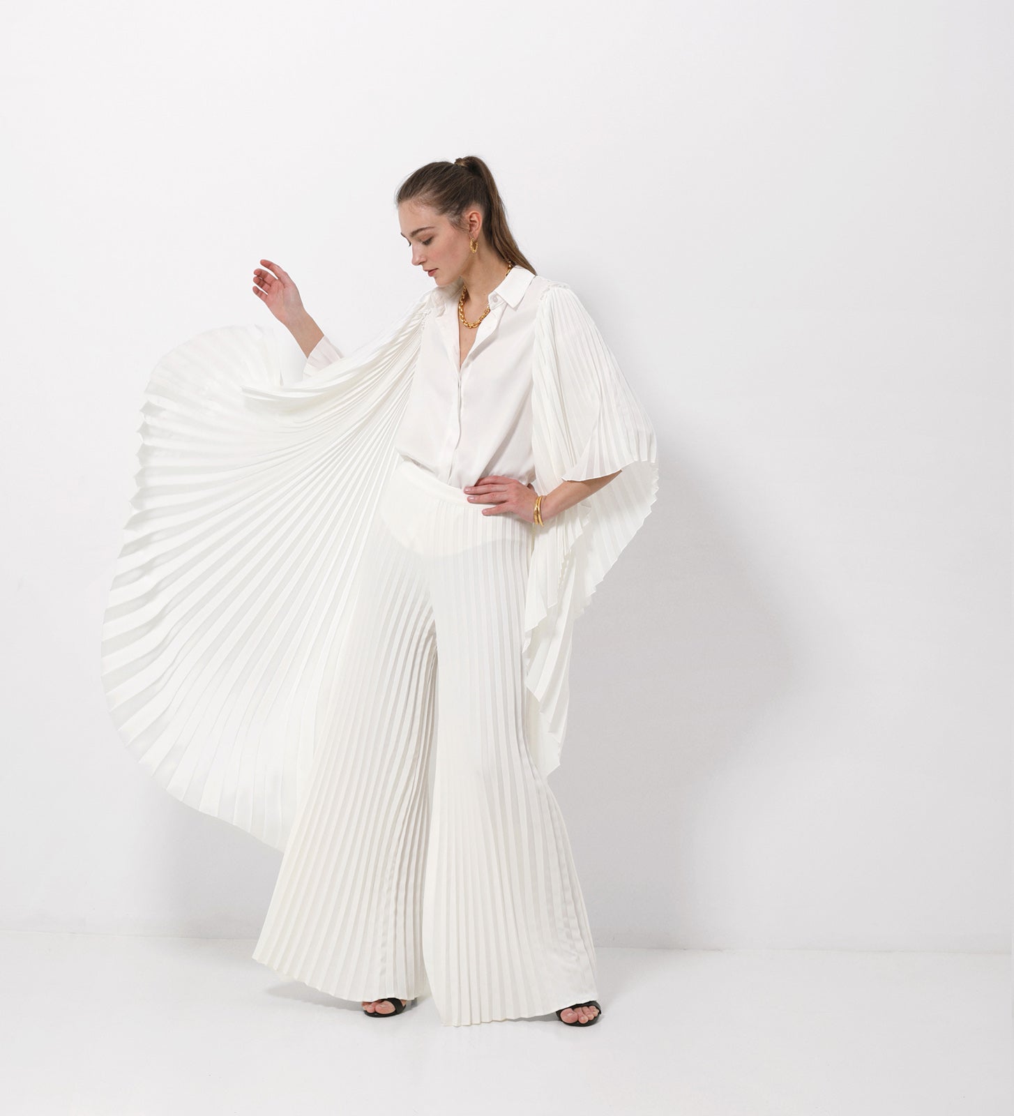 pleated sleeves