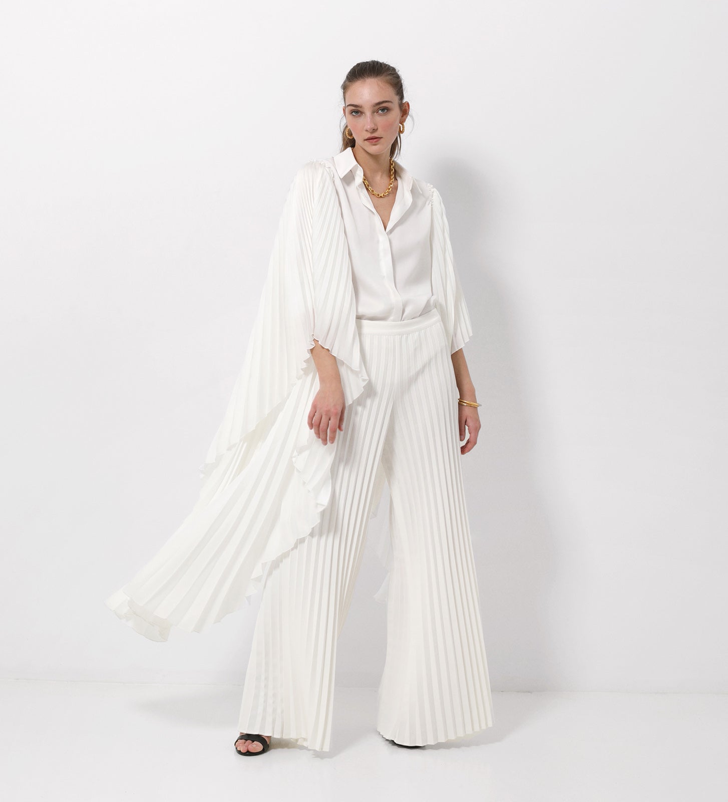 pleated sleeves
